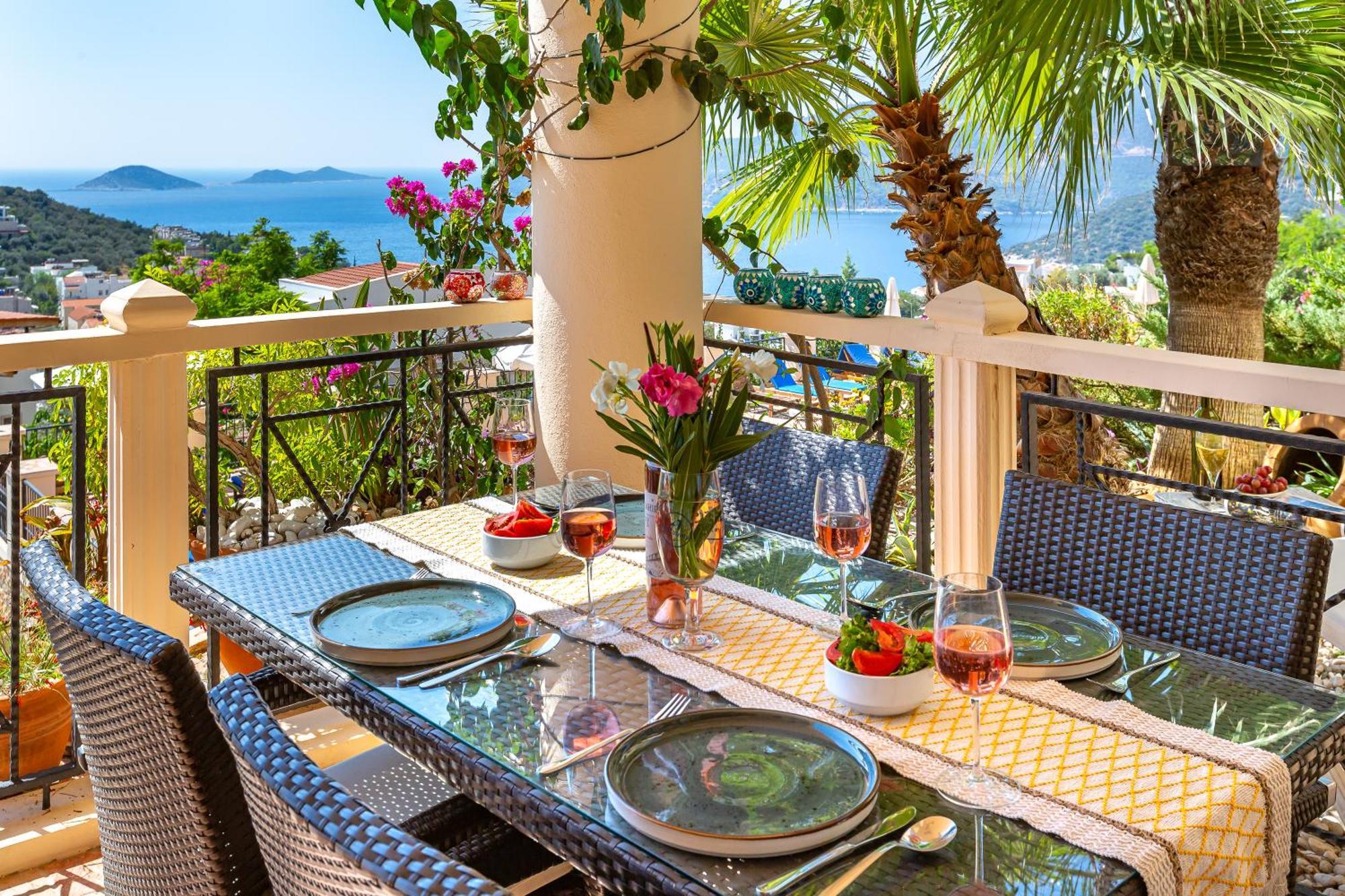 Apartment With Bay Views