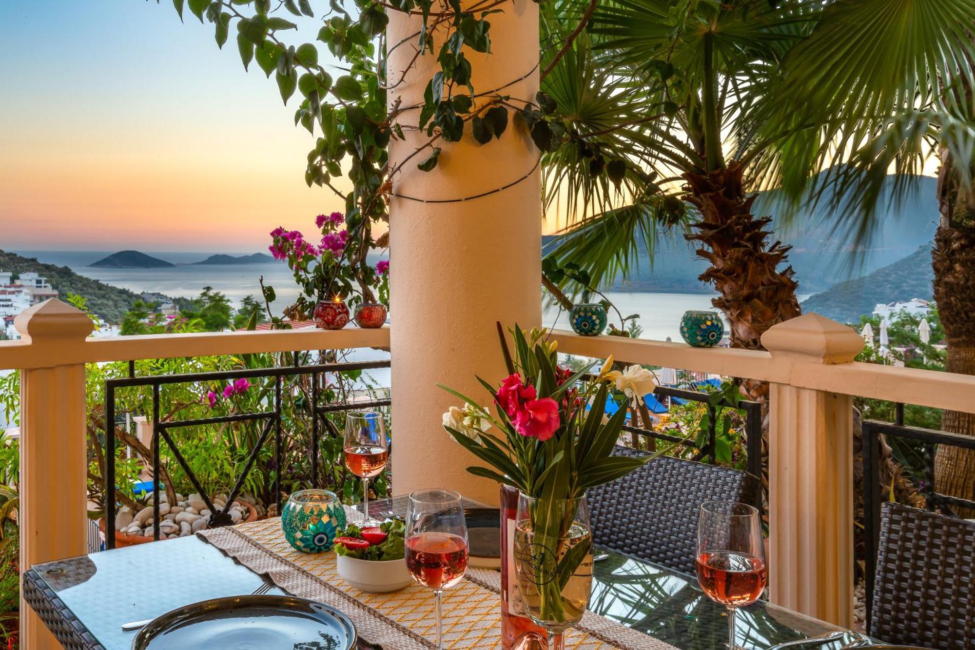 With Bay Views Apartment