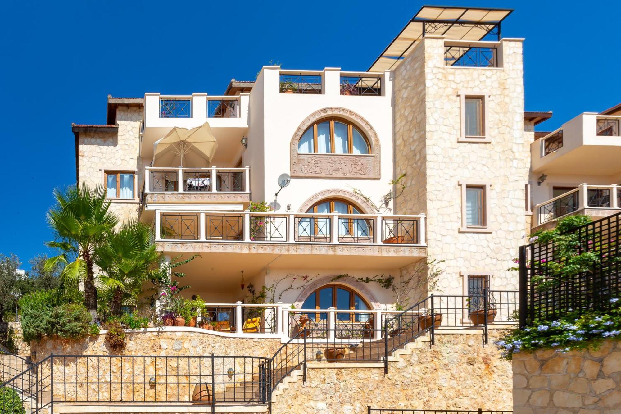 With Bay Views Apartment *
