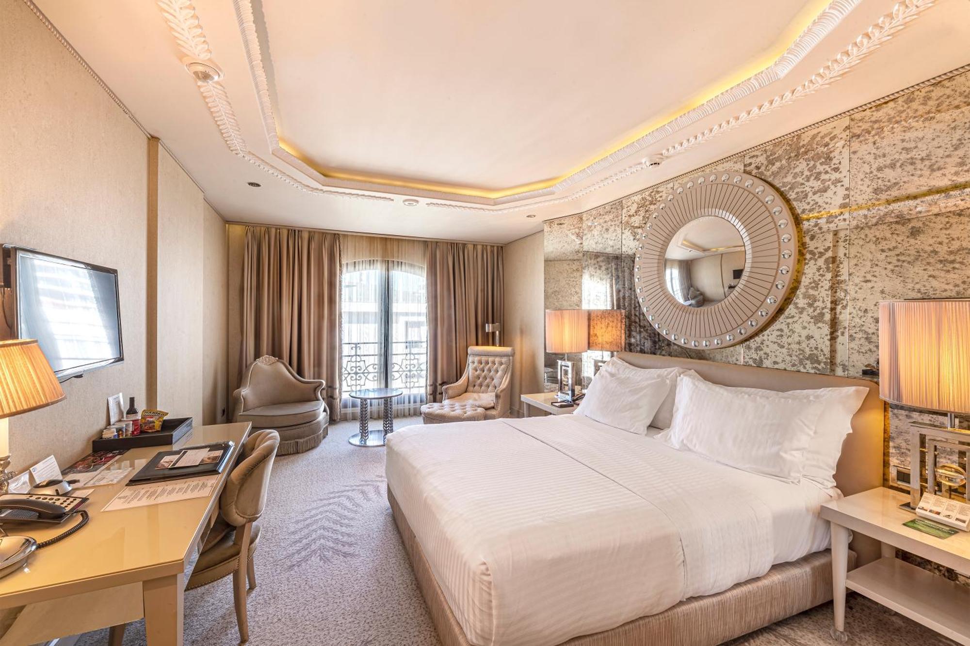 Wyndham Grand Kalamis Marina 5*