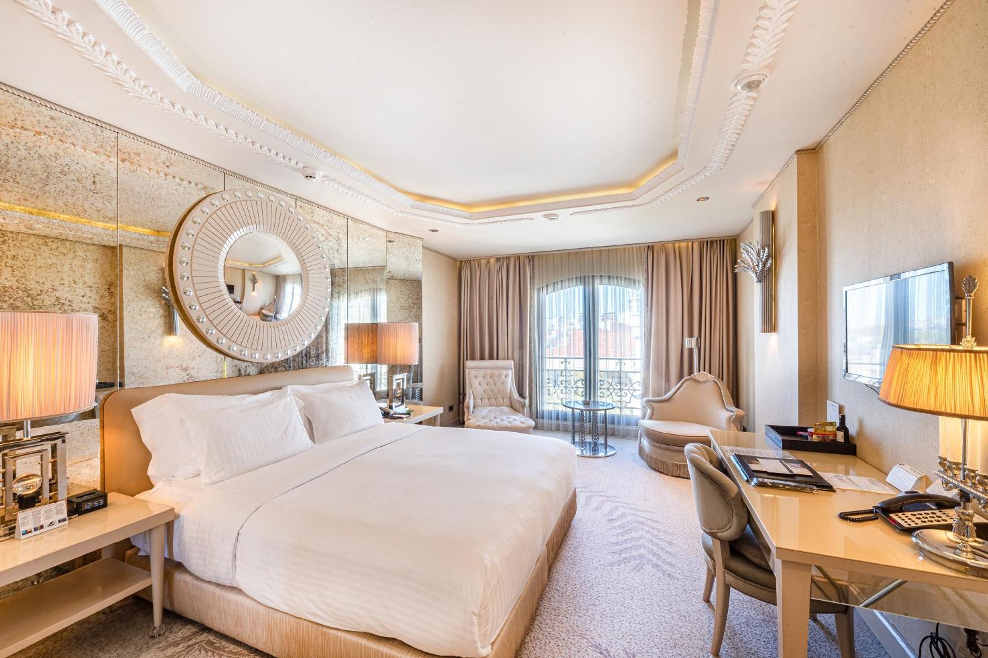 Hotel Wyndham Grand Kalamis Marina