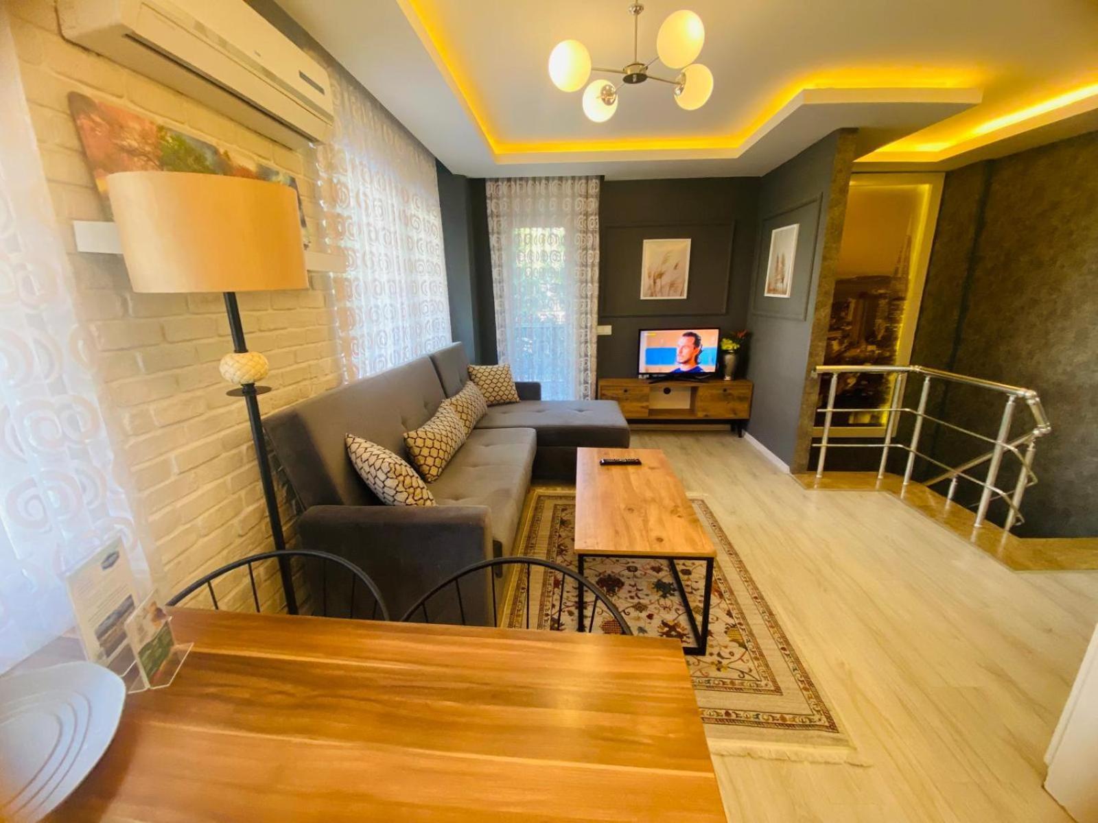 Royal Loft Aparthotel 4*