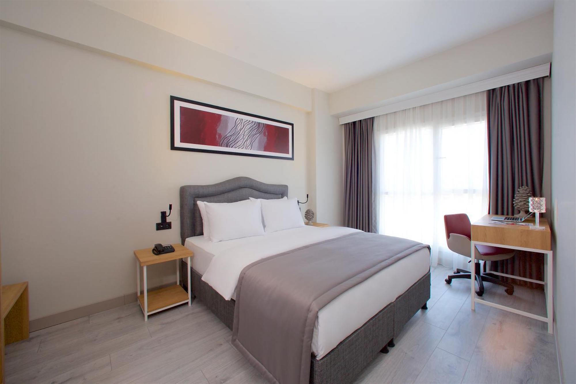 Hotel Western & Residences