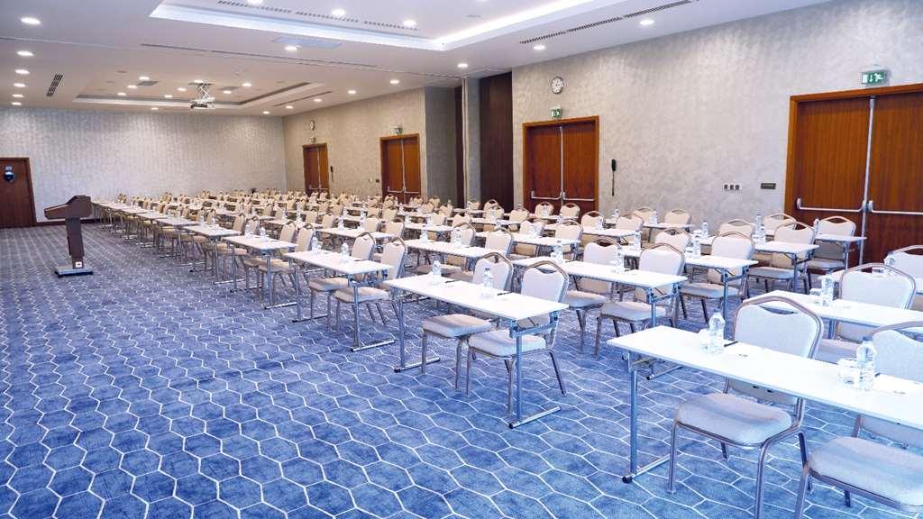 Hotel Hampton By Hilton 4*