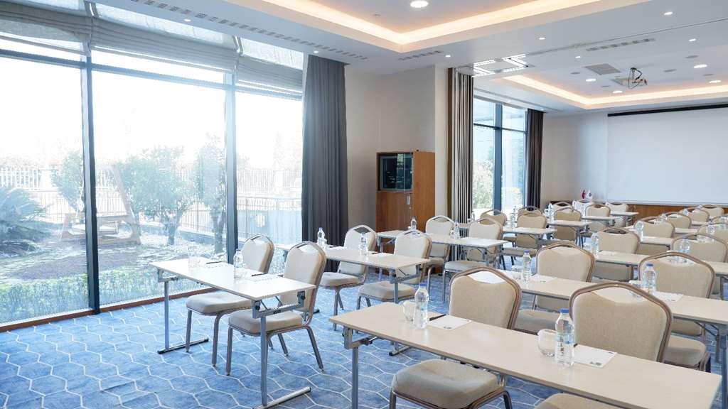 Hampton By Hilton 4*