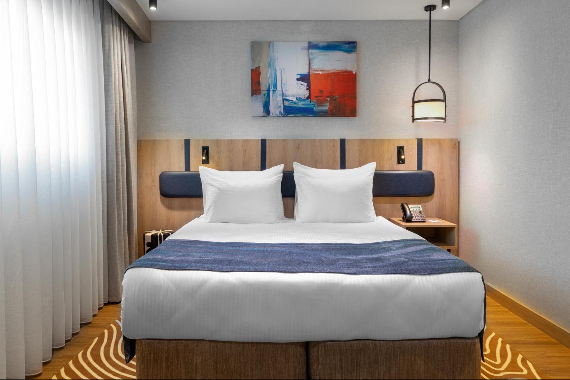 Elite World Hotel 5*