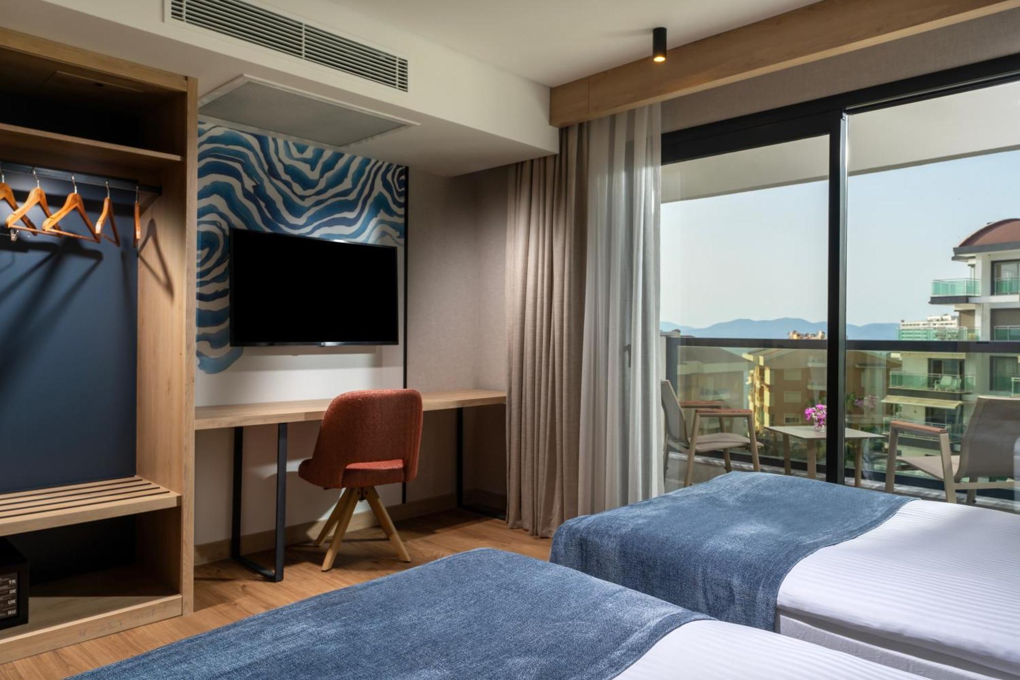 Elite World Hotel