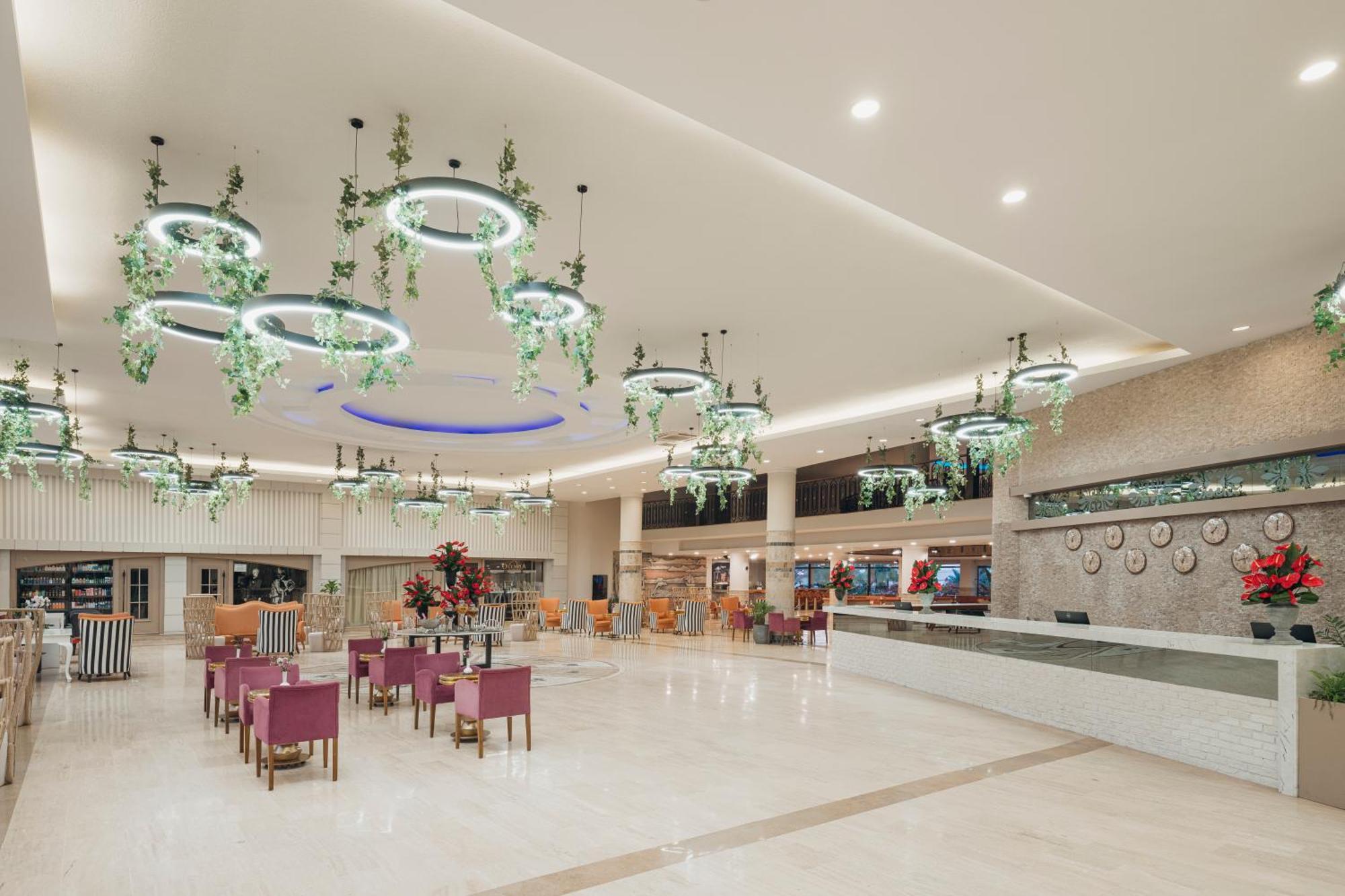 Resort Selectum Family Comfort Side Kizilagac (Manavgat)