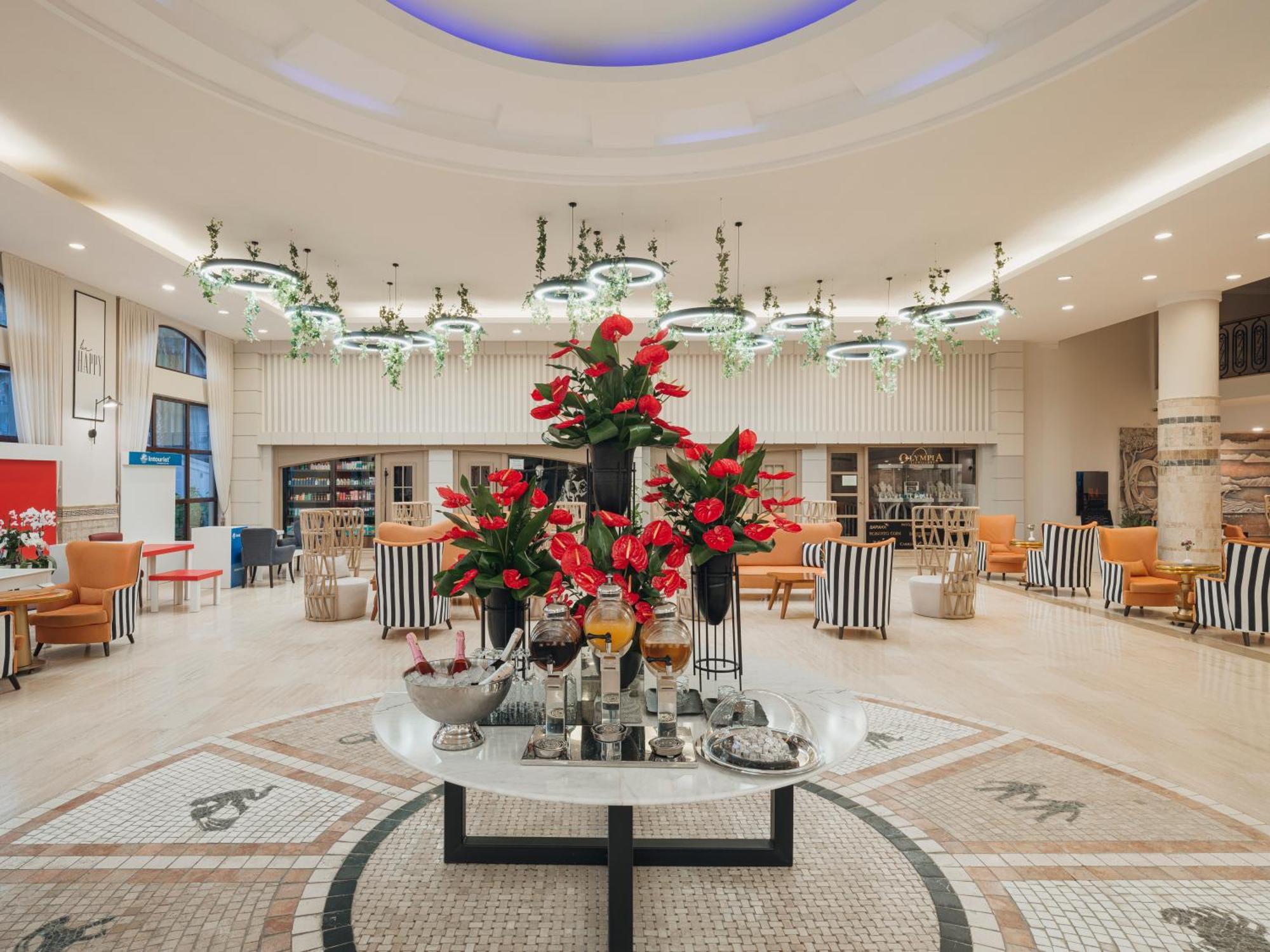 Selectum Family Comfort Side 5* Kizilagac (Manavgat)