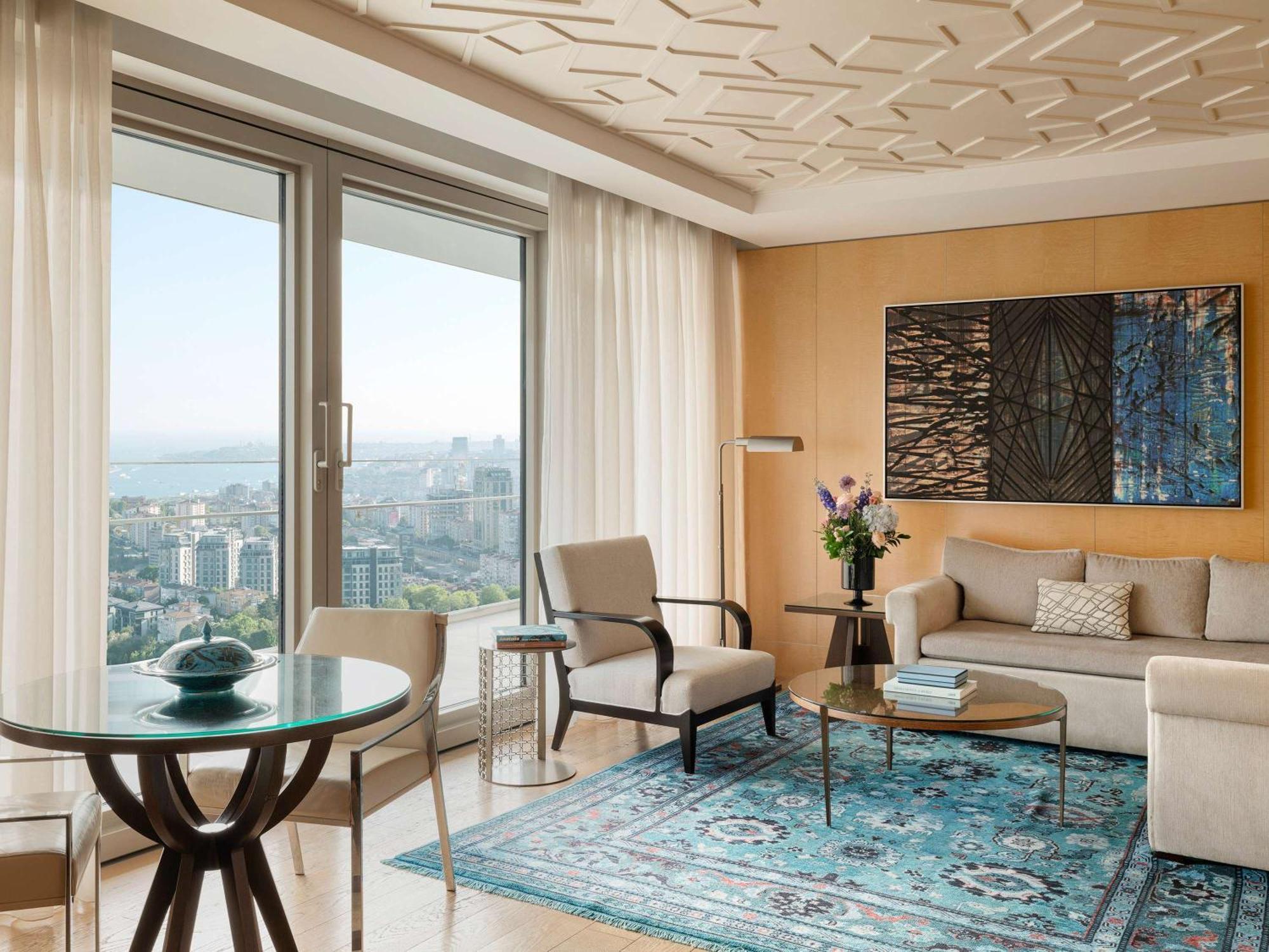 Raffles Hotel 5*