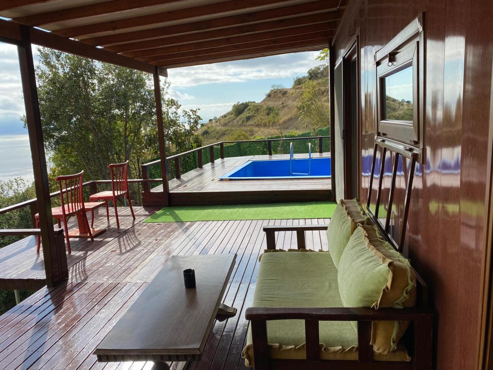 Shark Seaview Apartment