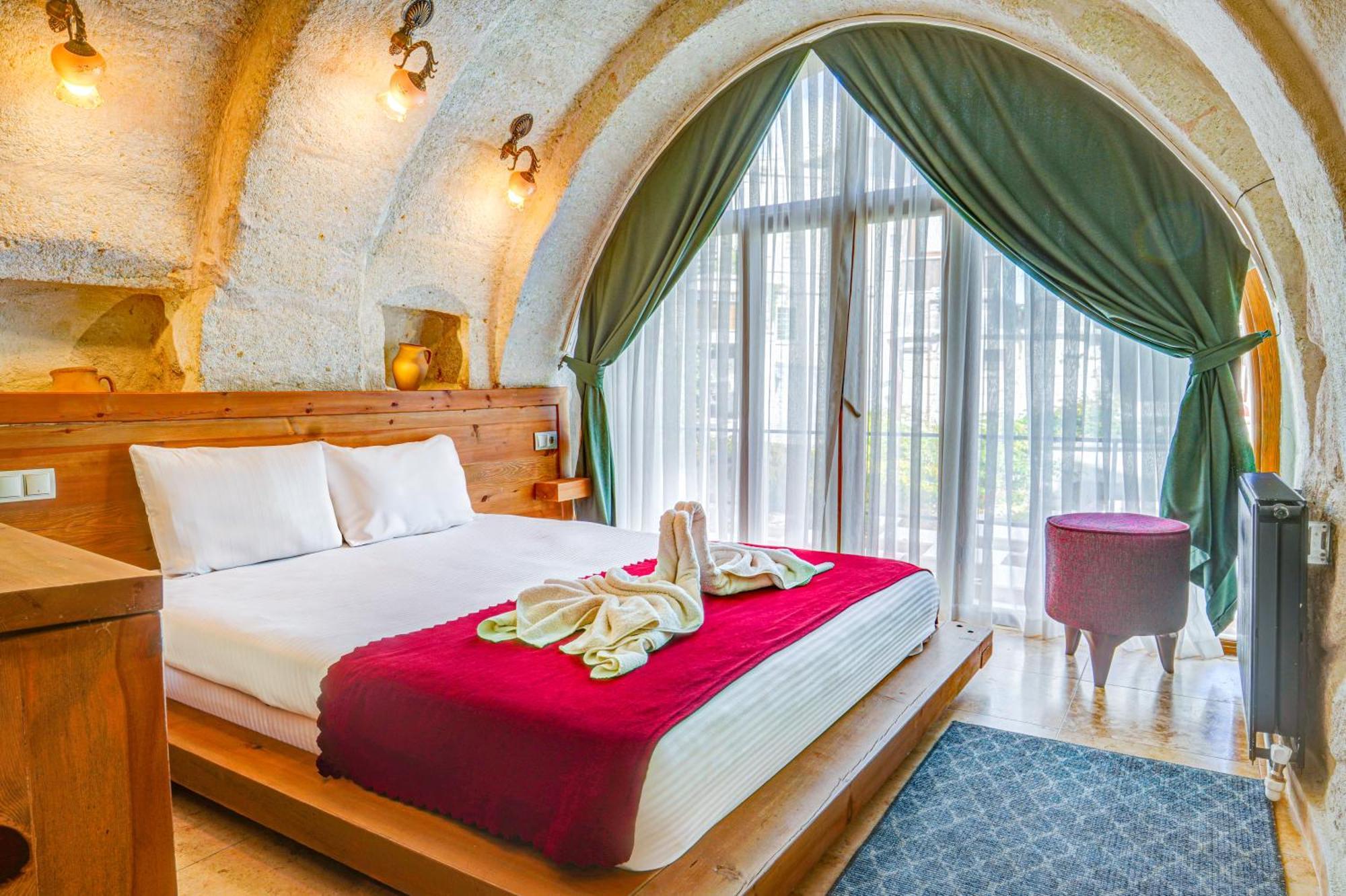 Hotel Matiana View Cave
