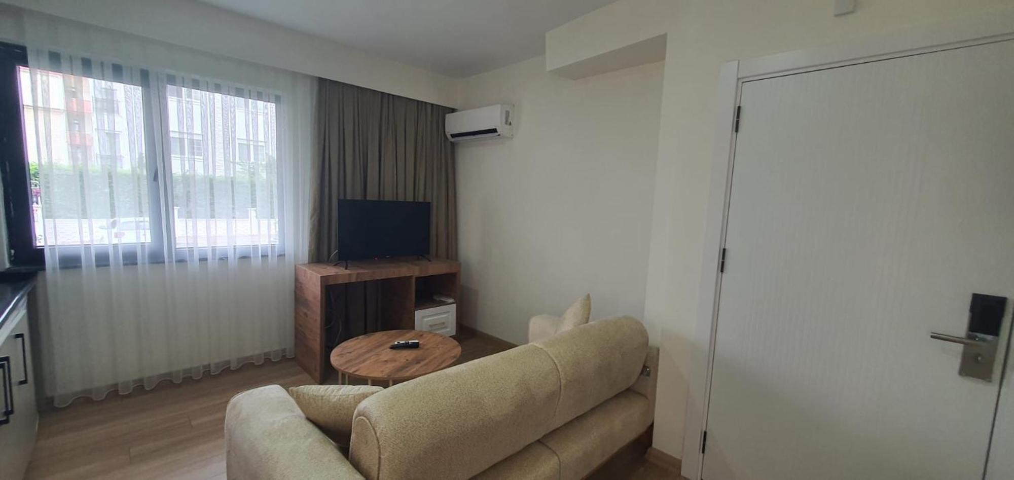 Petra Port Hotel *