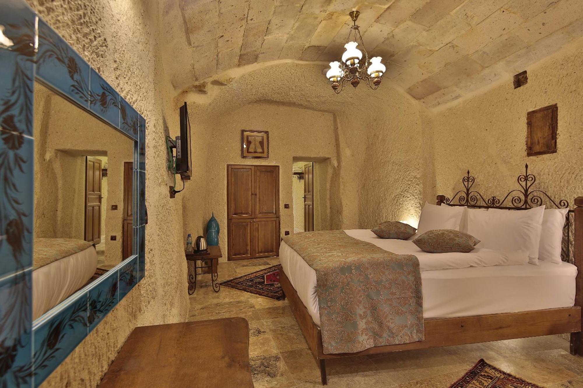 Aren Cave And Art Gallery Hotel