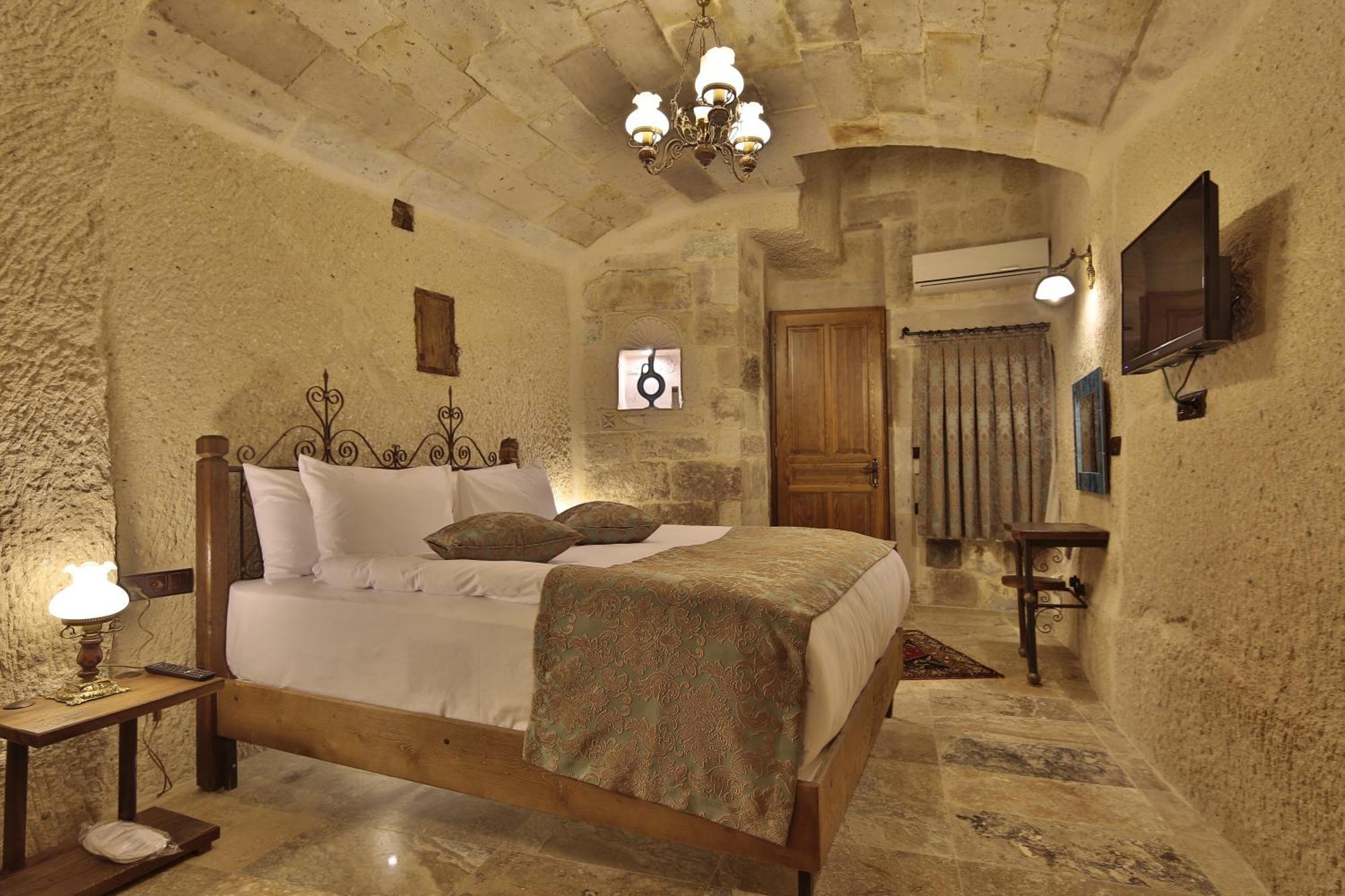 Aren Cave And Art Gallery Hotel 2*