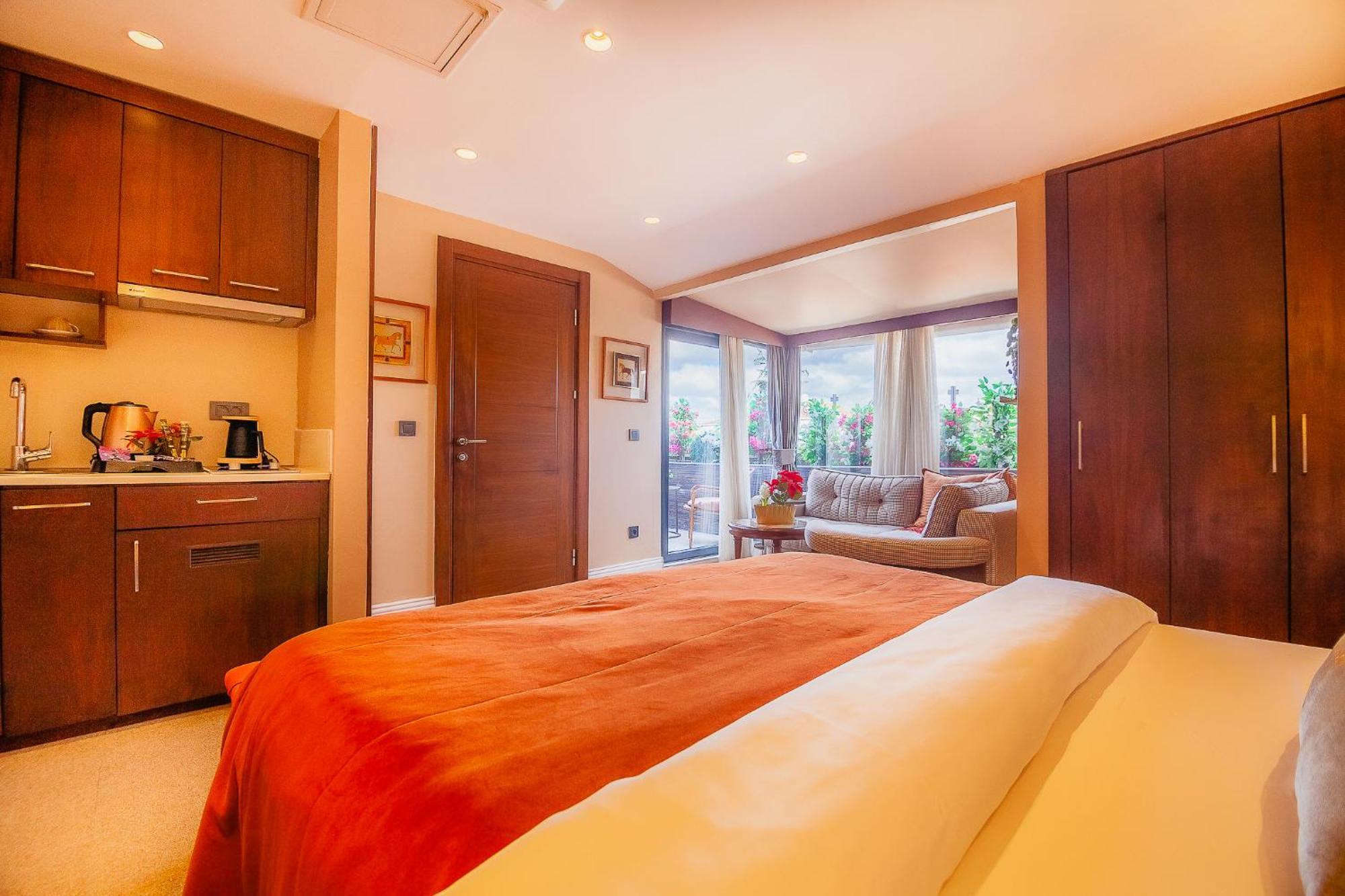 Lord Morgan & Exclusive Design Cihangir Aparthotel 2*