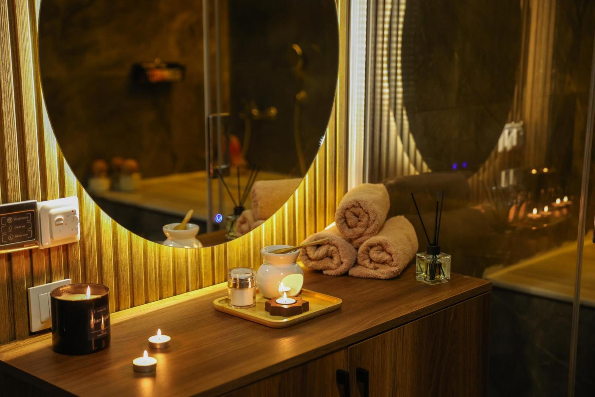 The Hera Platinum Hotel