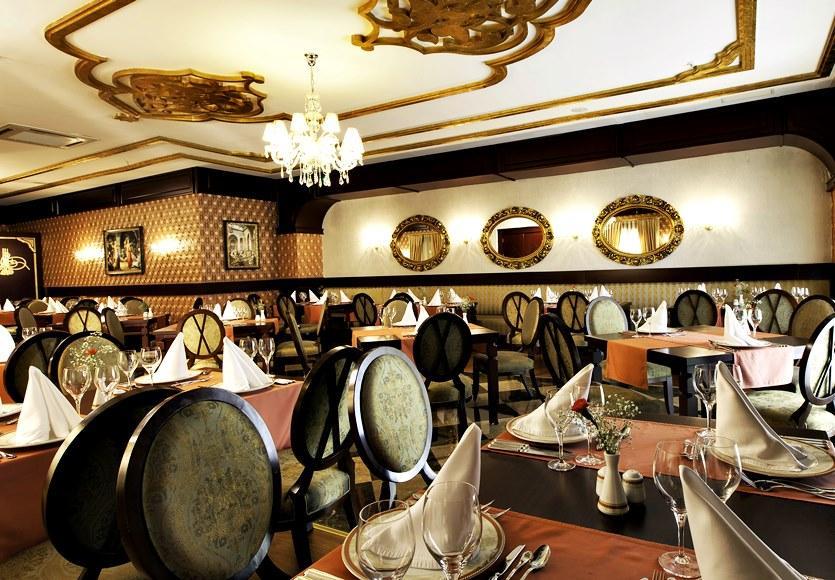 Adalya & Adults Only 5* Side