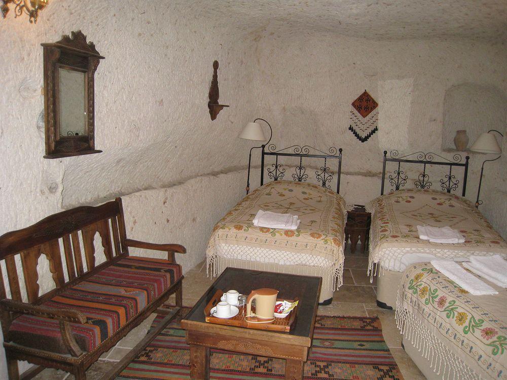 Turquaz Cave