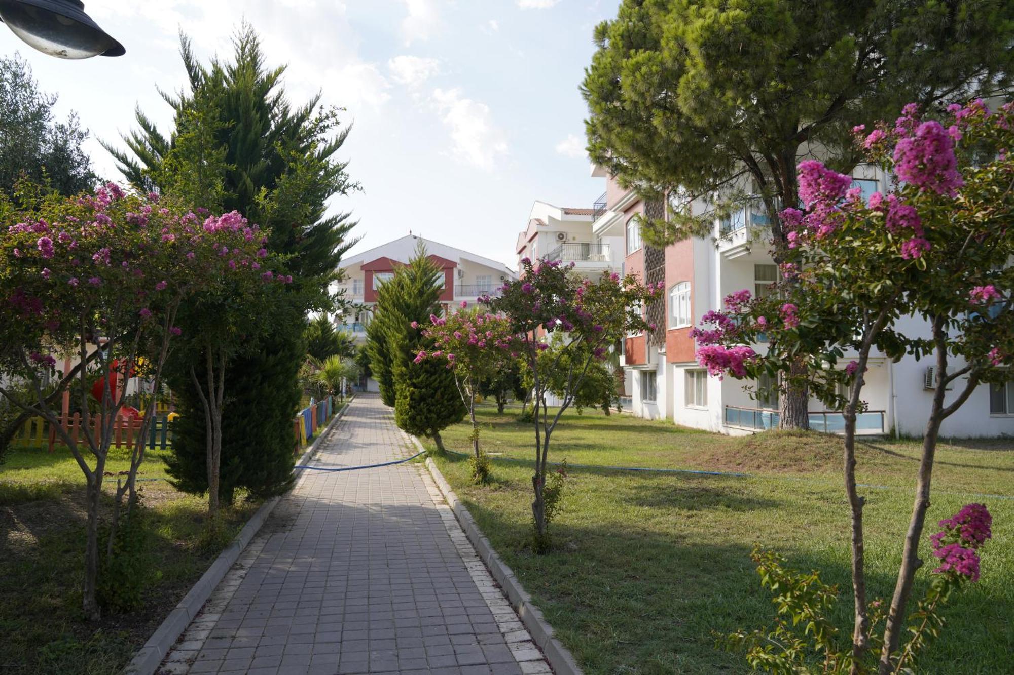 Irem Garden & Side