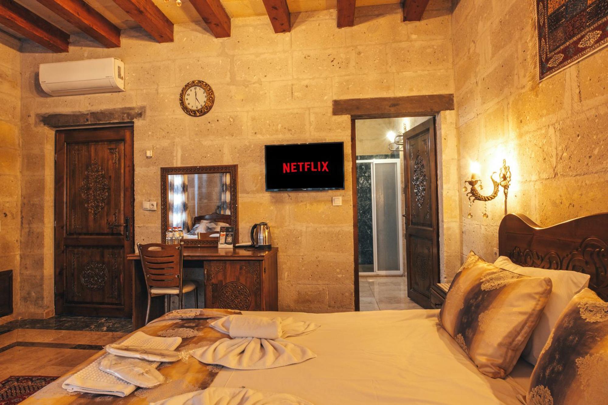 Hotel Valley Cave House 2*