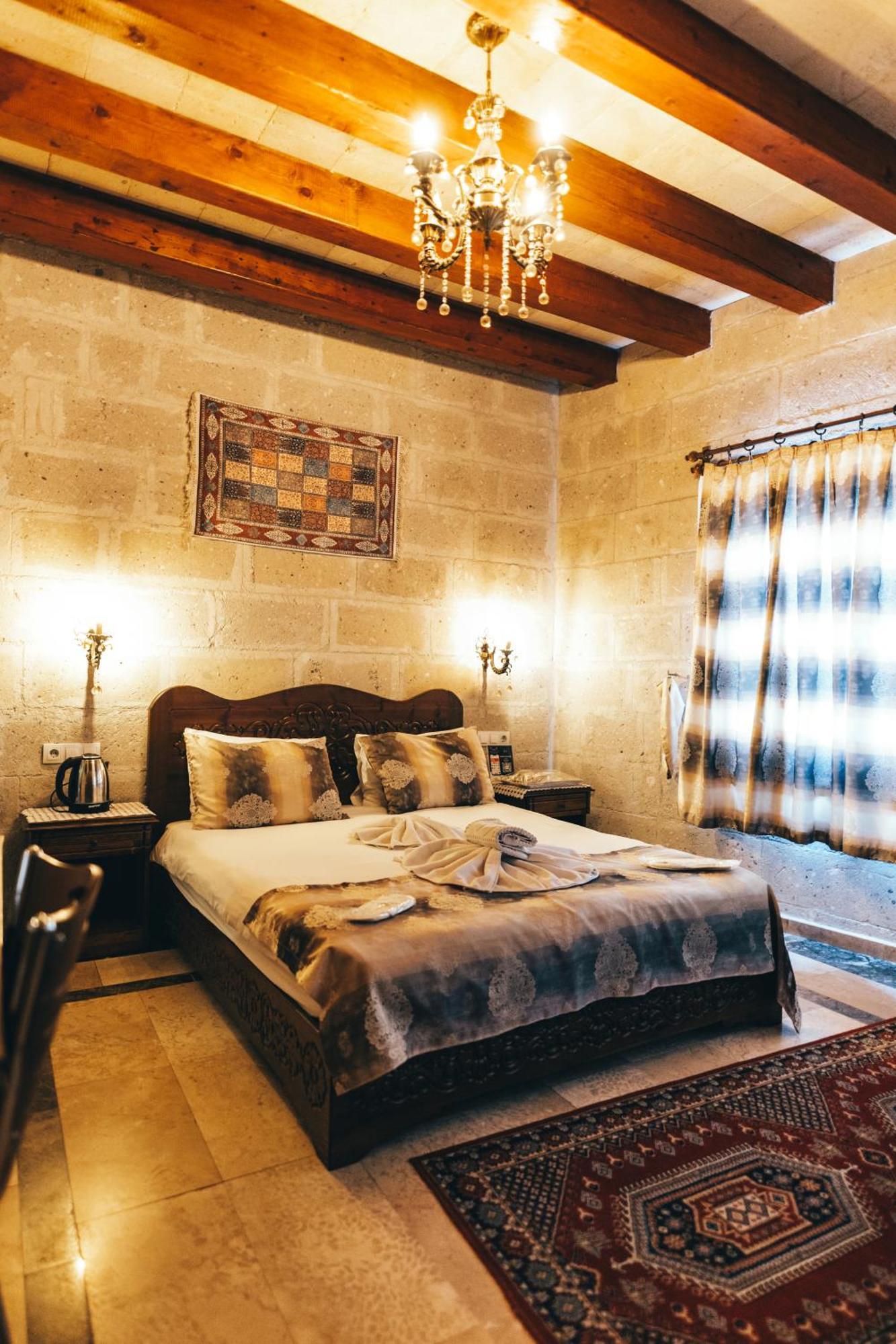 Hotel Valley Cave House 2*