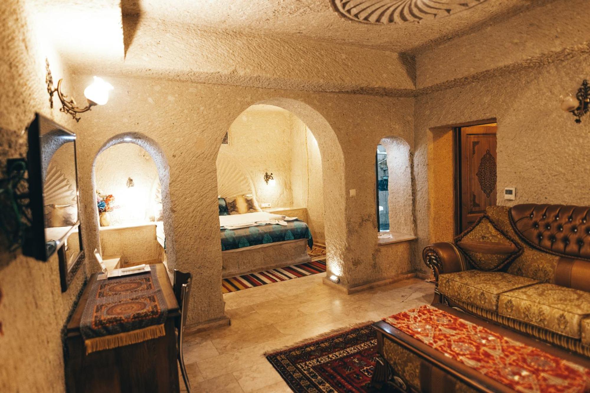Hotel Valley Cave House 2*