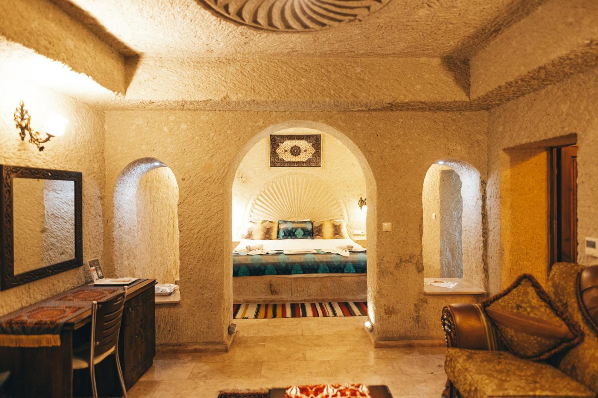 Valley Cave House