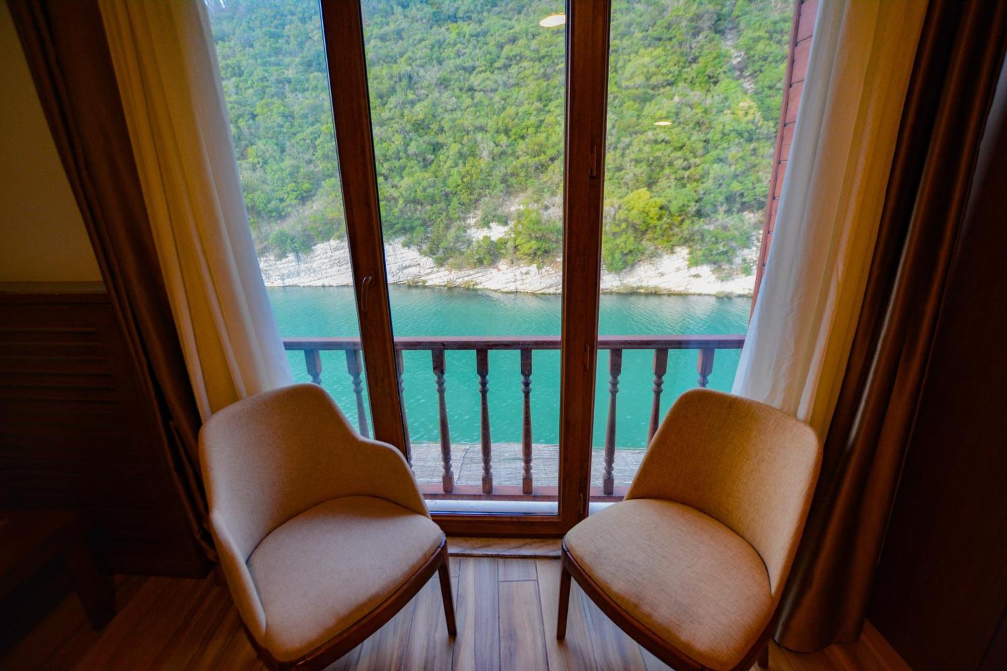 Hill River Hotel 3*