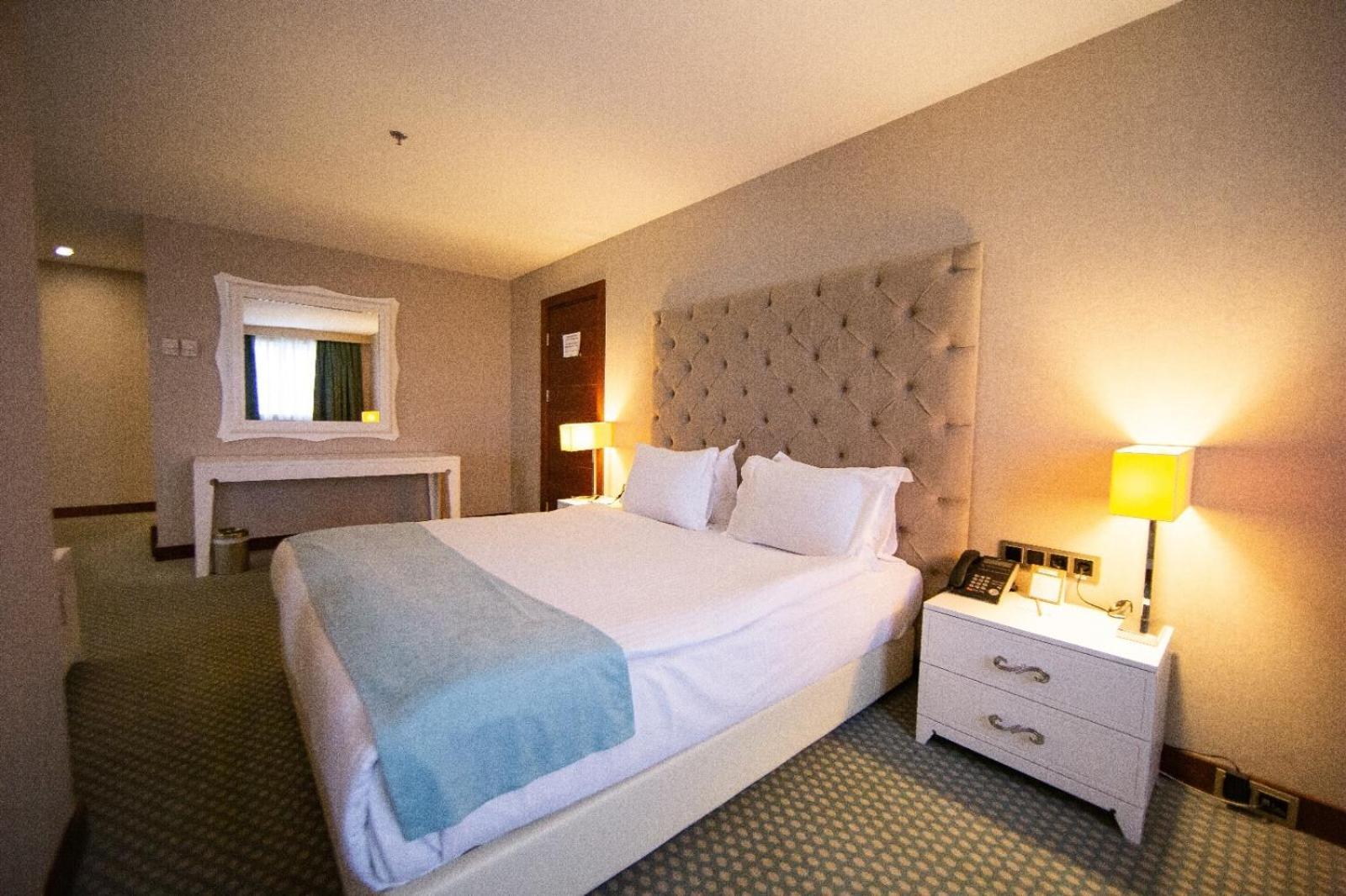 Nevali & Convention Center Hotel