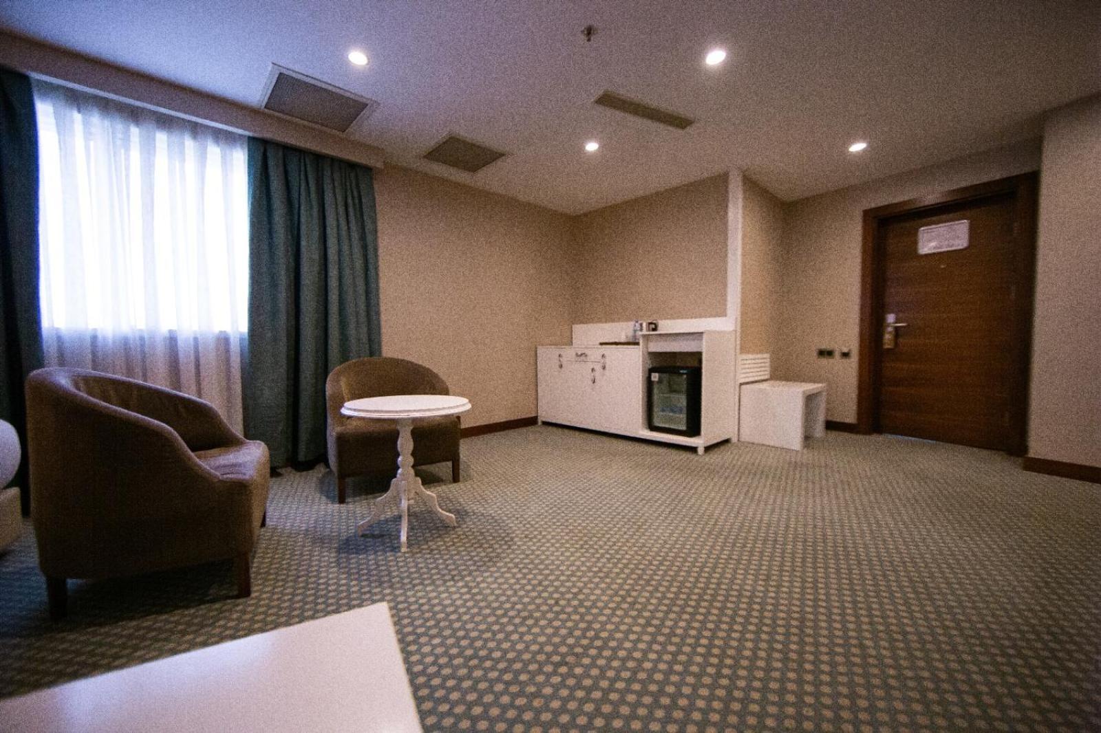 Nevali & Convention Center 5*