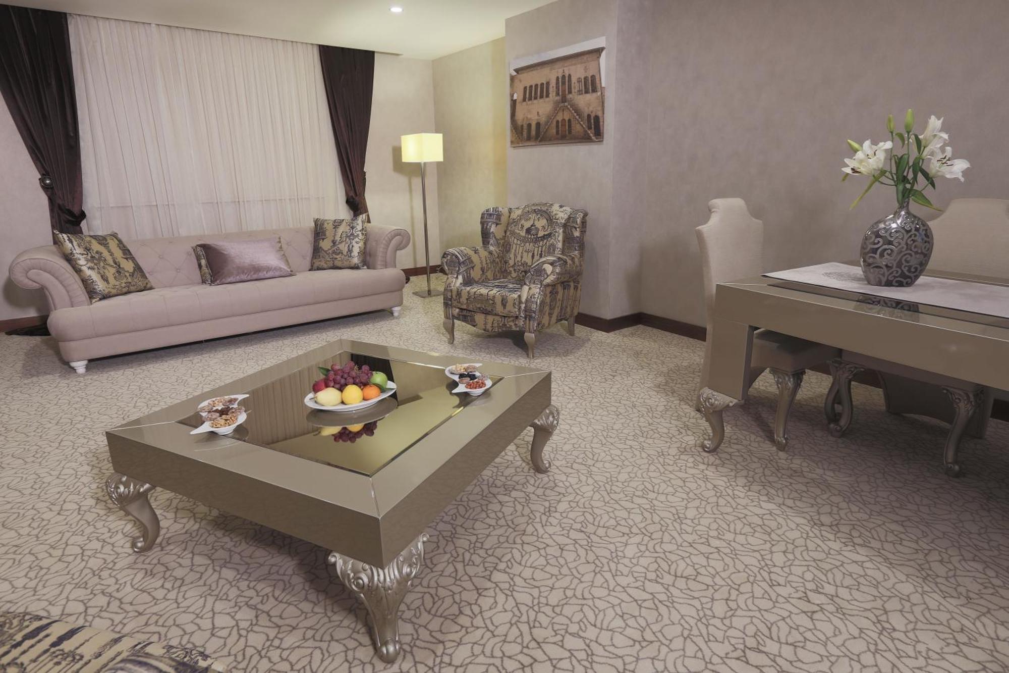 Nevali & Convention Center 5*