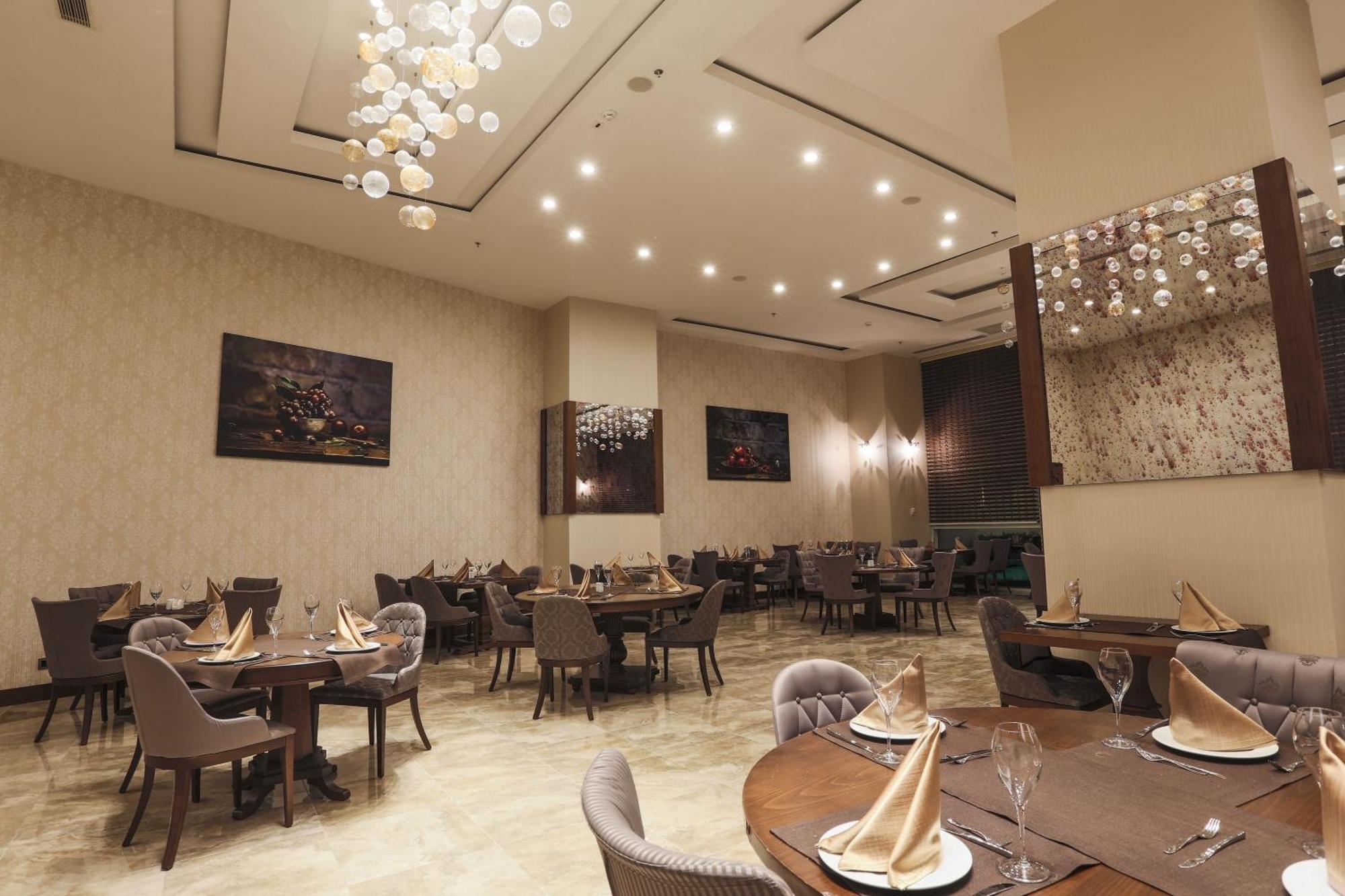 Nevali & Convention Center Hotel 5*