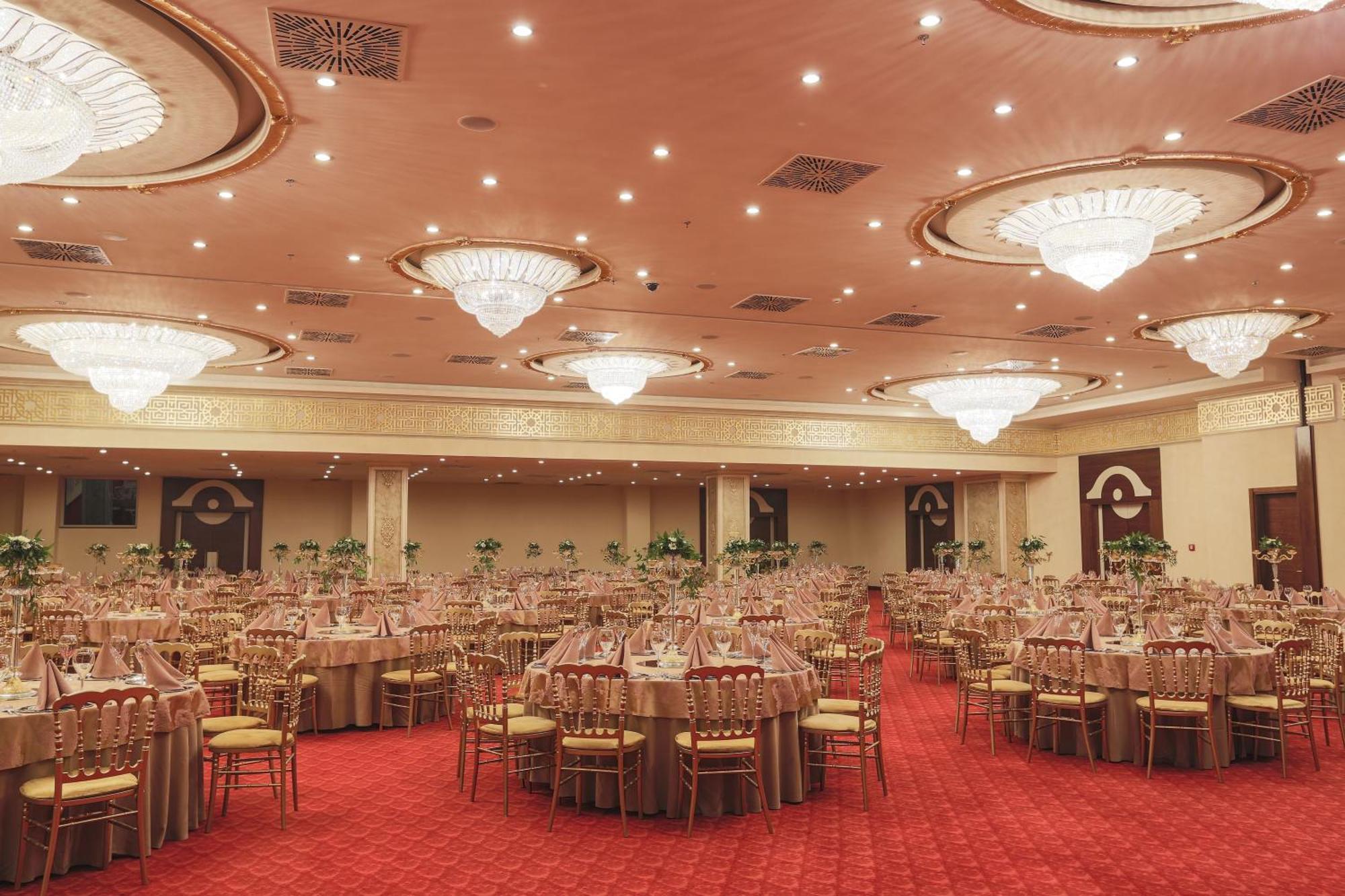 Nevali & Convention Center Hotel