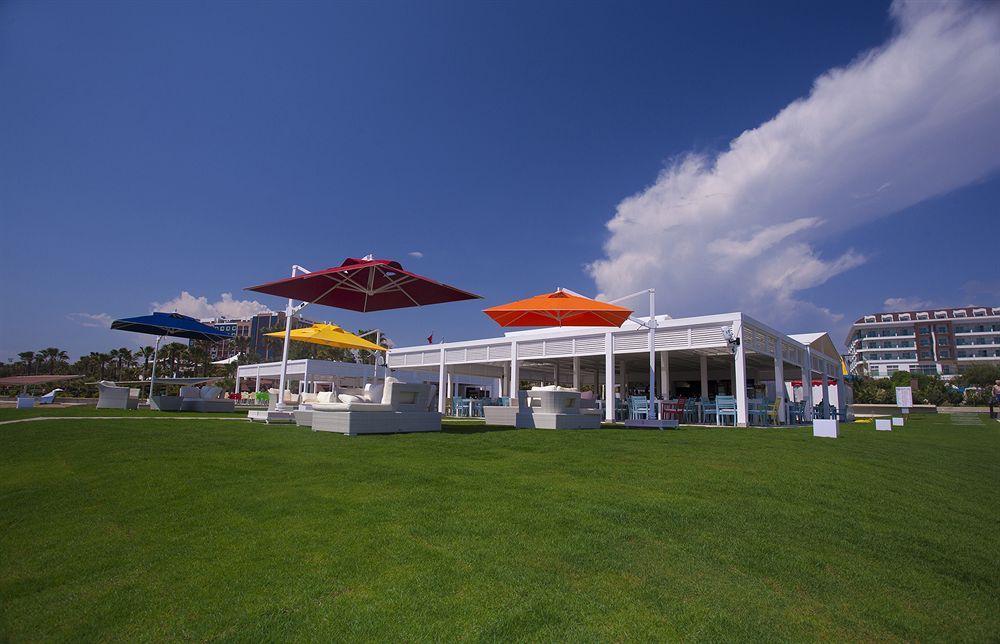 Seamelia & Resort Side