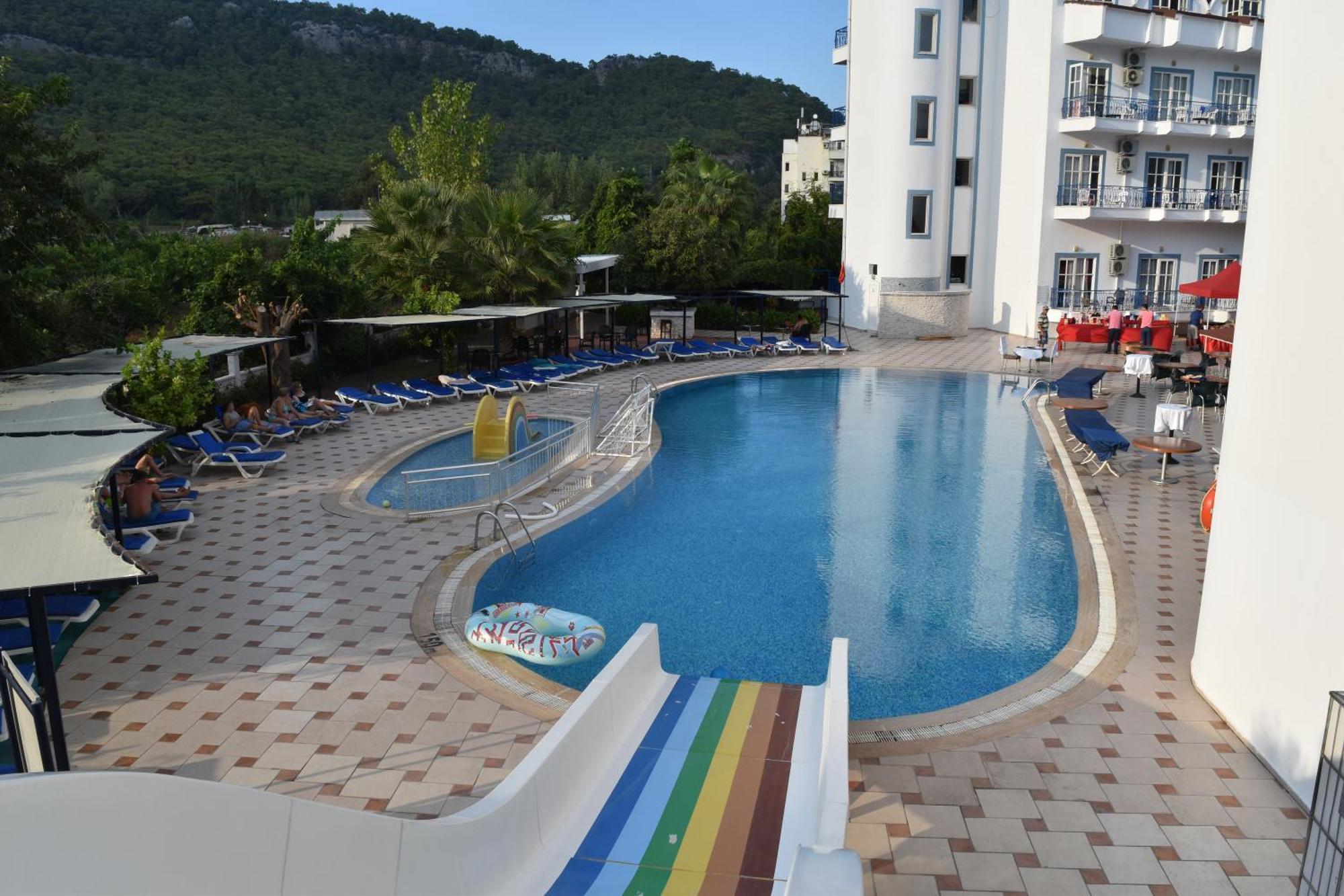 Ares Blue Hotel Kiris