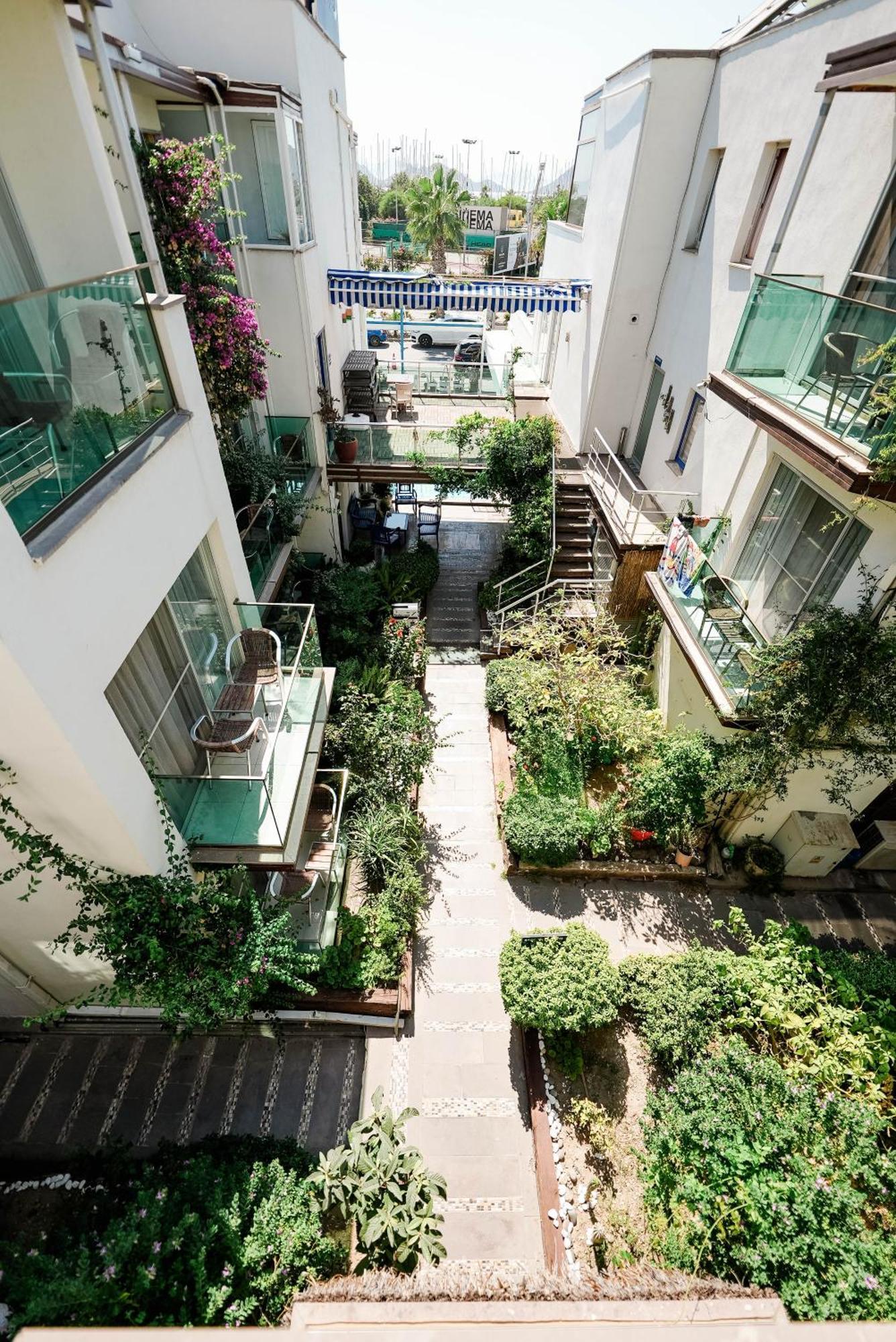 Marin-a & Hotel 3*