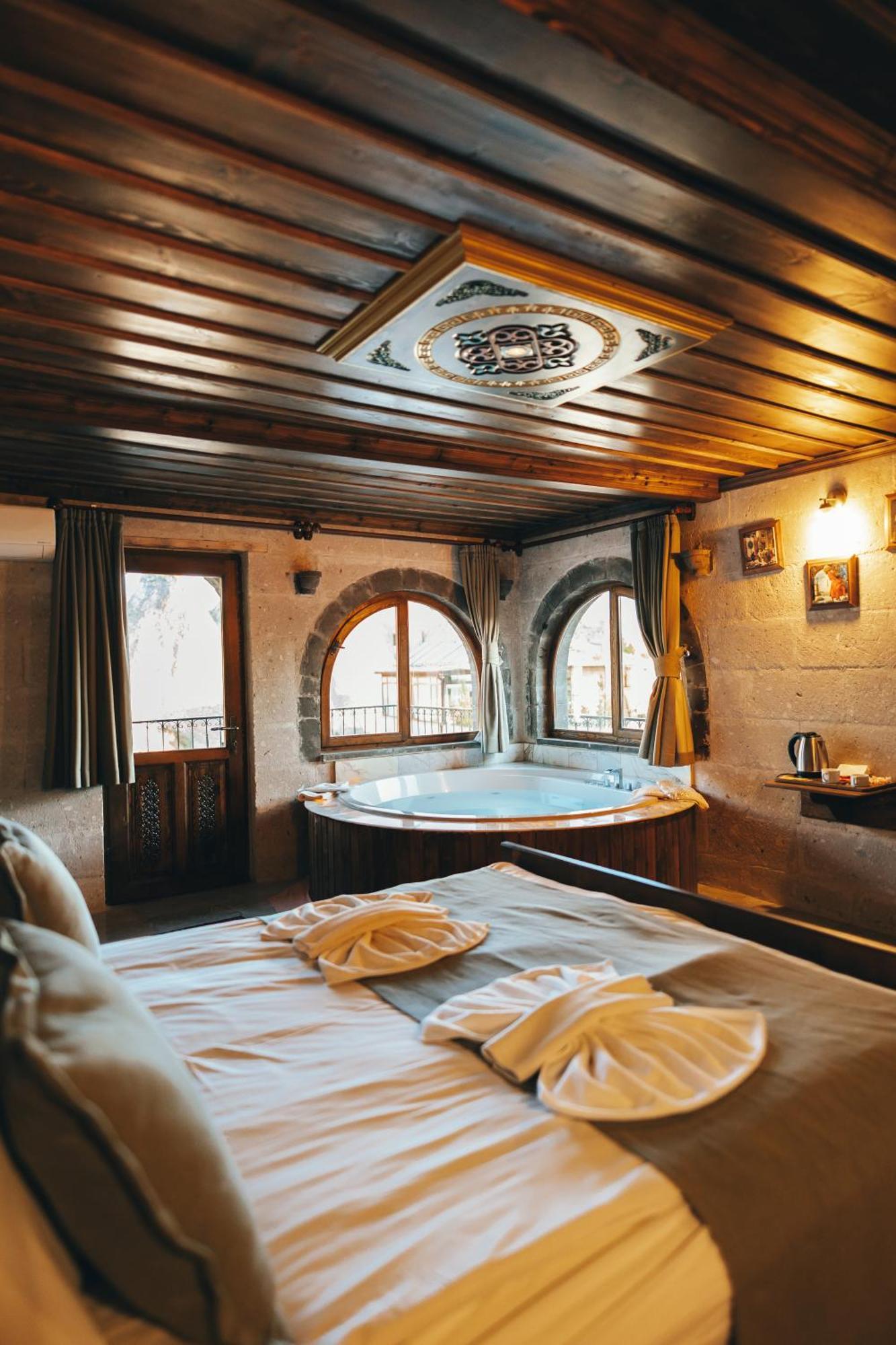 Valley Cave House Hotel