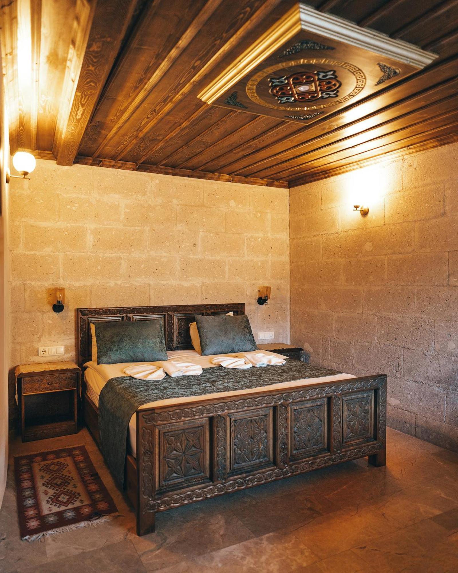 Valley Cave House Hotel 2*