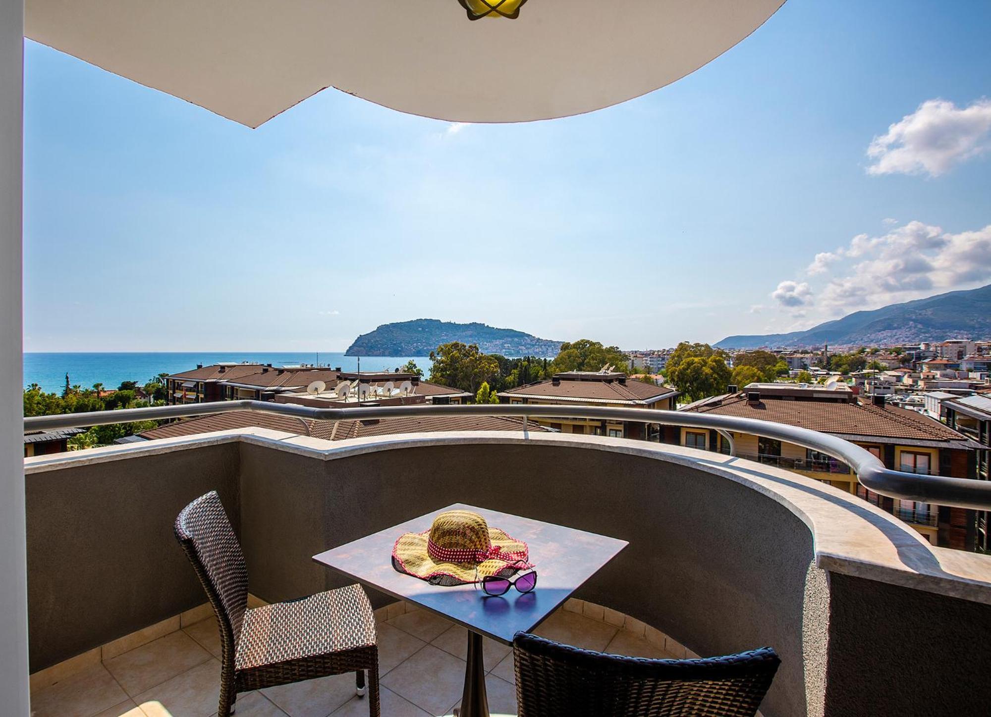 Grand Alisa Hotel