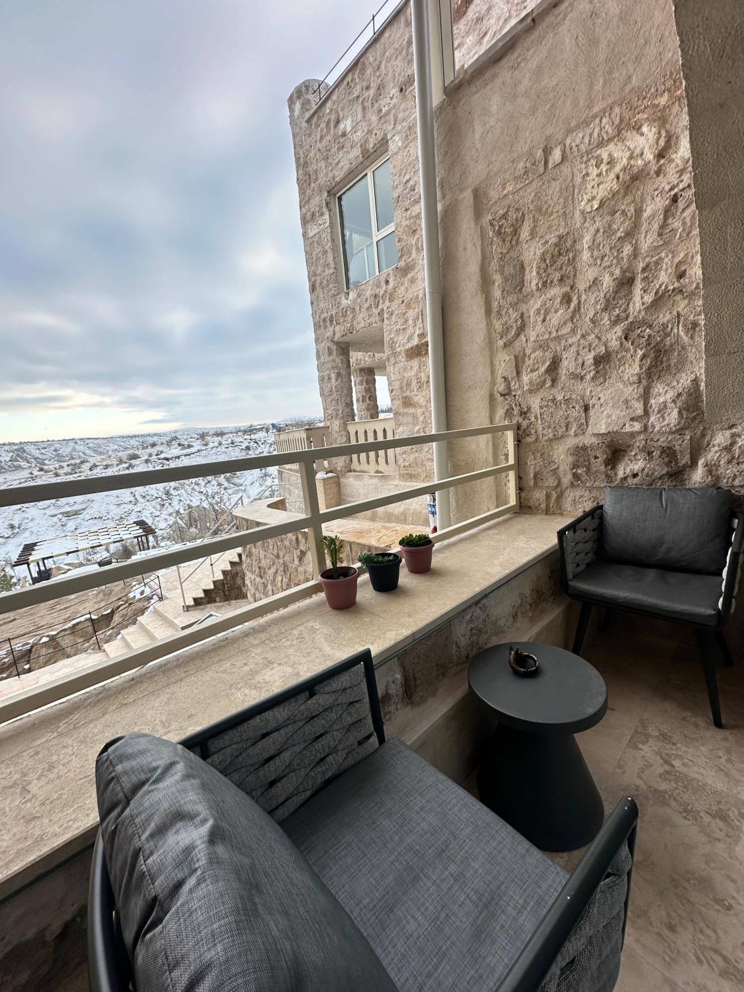 Be Still Alexa Smart Luxury Escape Adults Only *