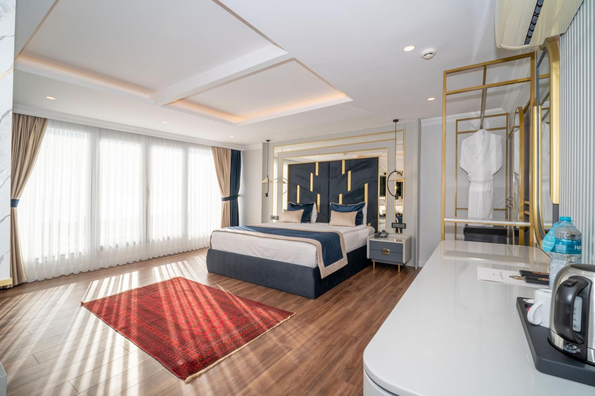Hotel The Byzantium &