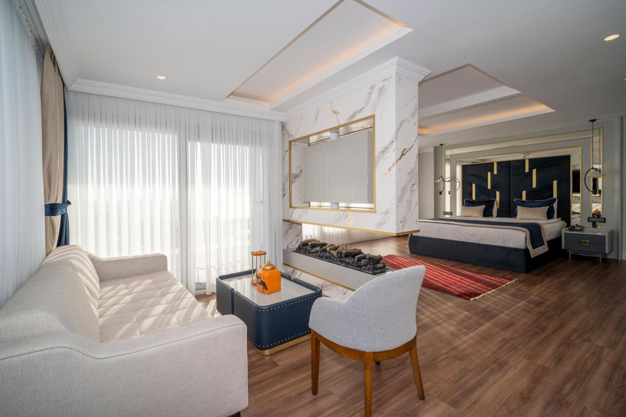 The Byzantium & Hotel 4*