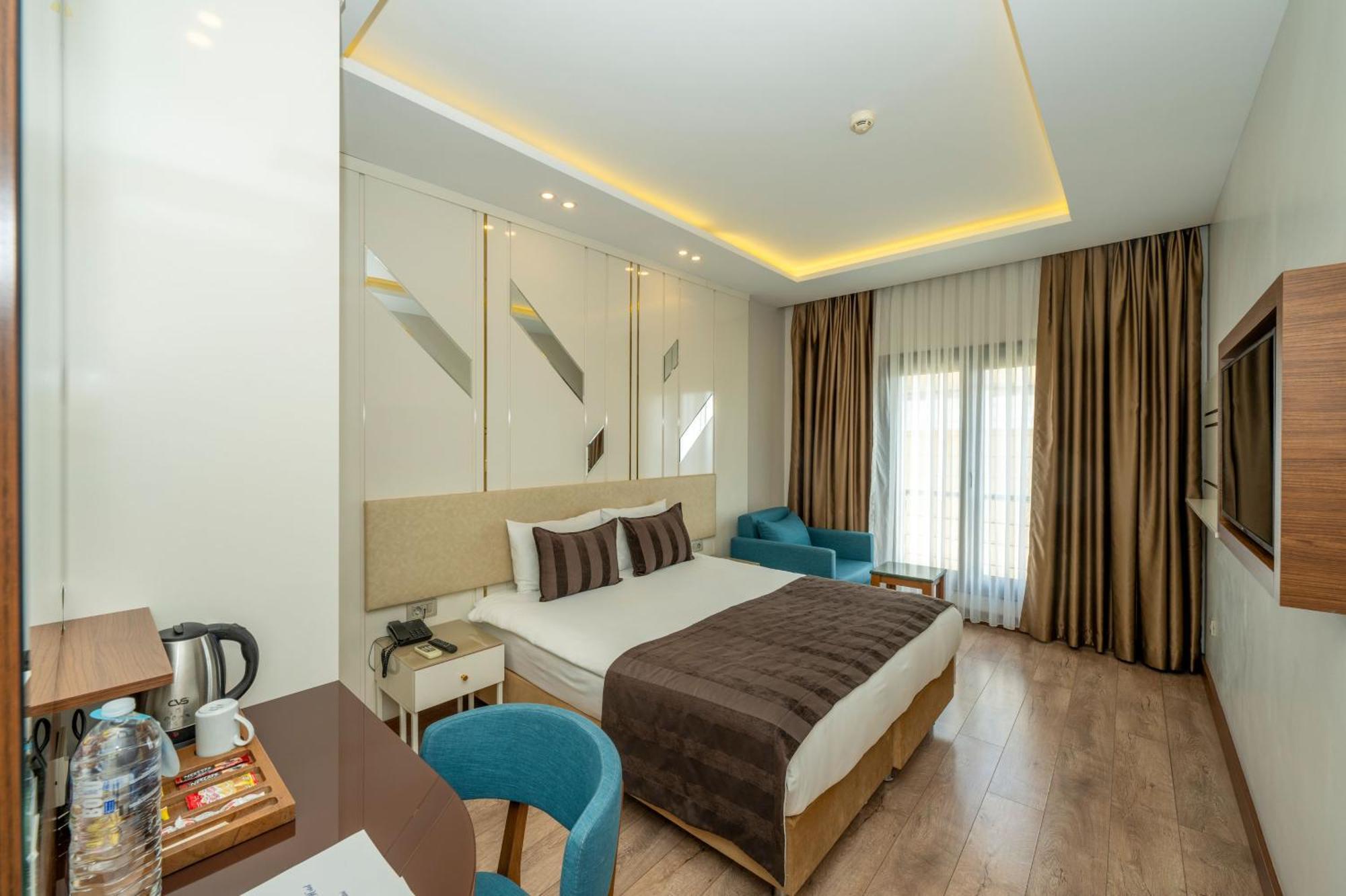 Hotel The Byzantium & 4*