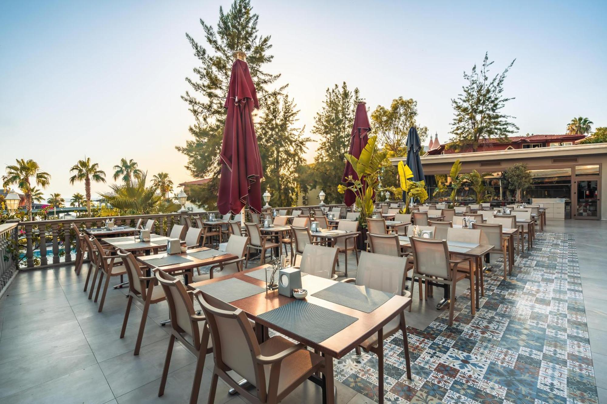Justiniano Theodora Hotel Okurcalar