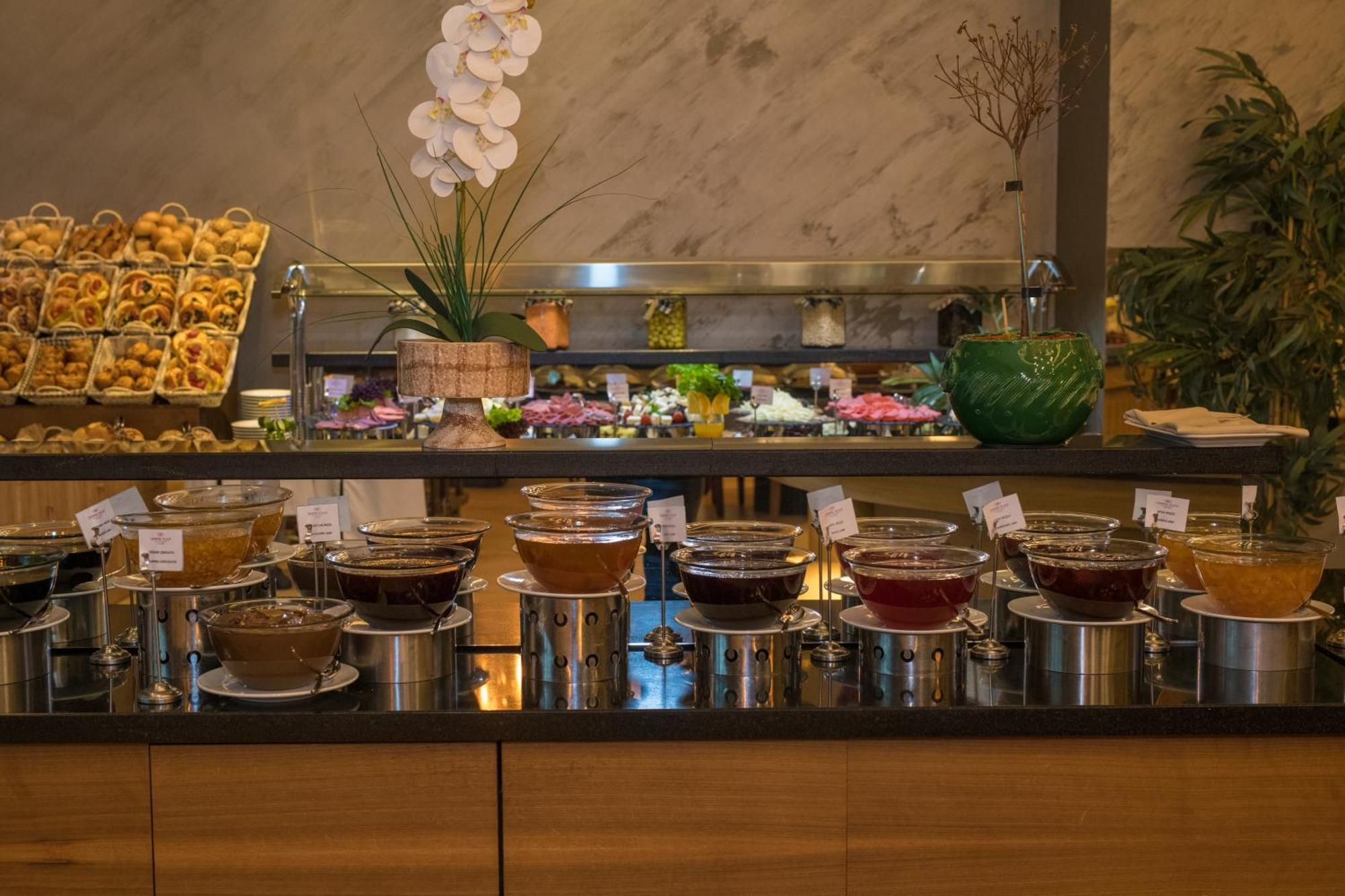 Crowne Plaza By Ihg 5*