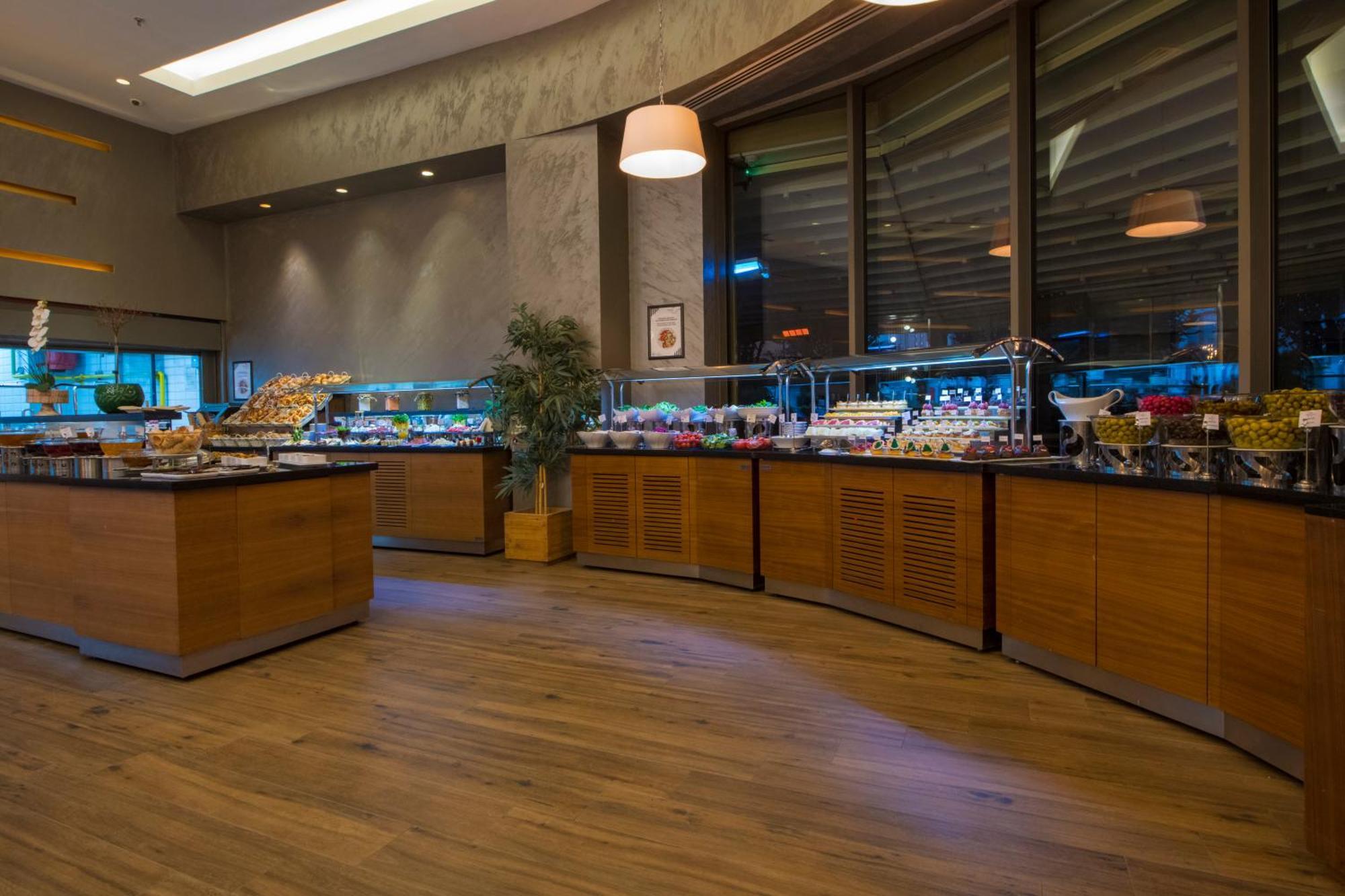 Crowne Plaza By Ihg Hotel 5*