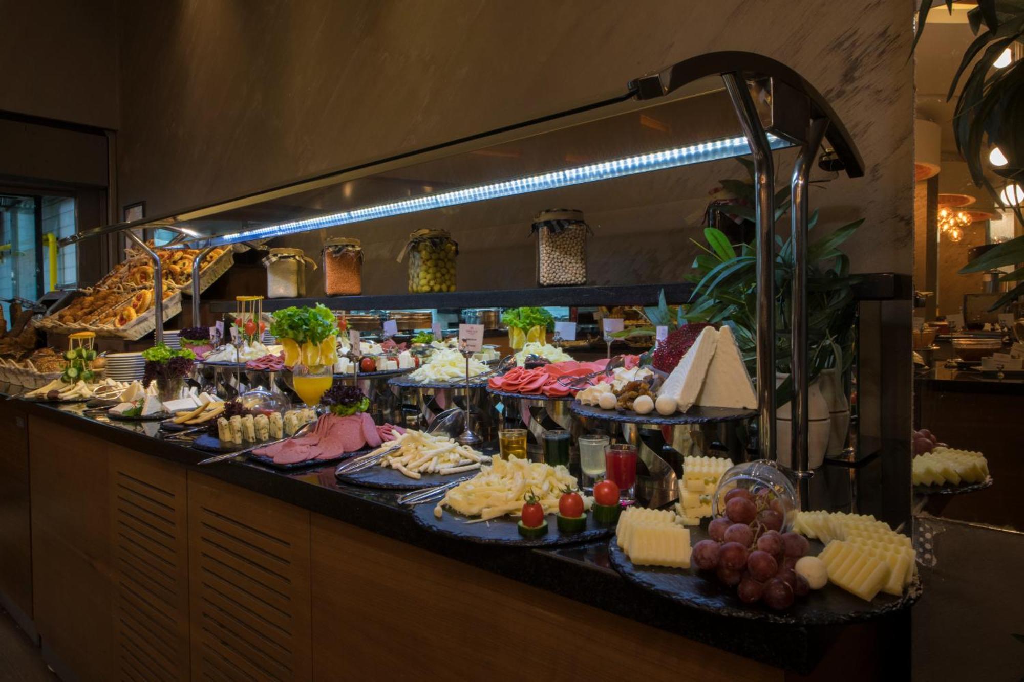 Crowne Plaza By Ihg