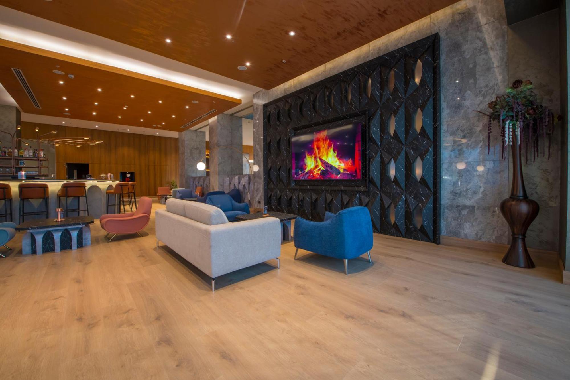 Crowne Plaza By Ihg 5*