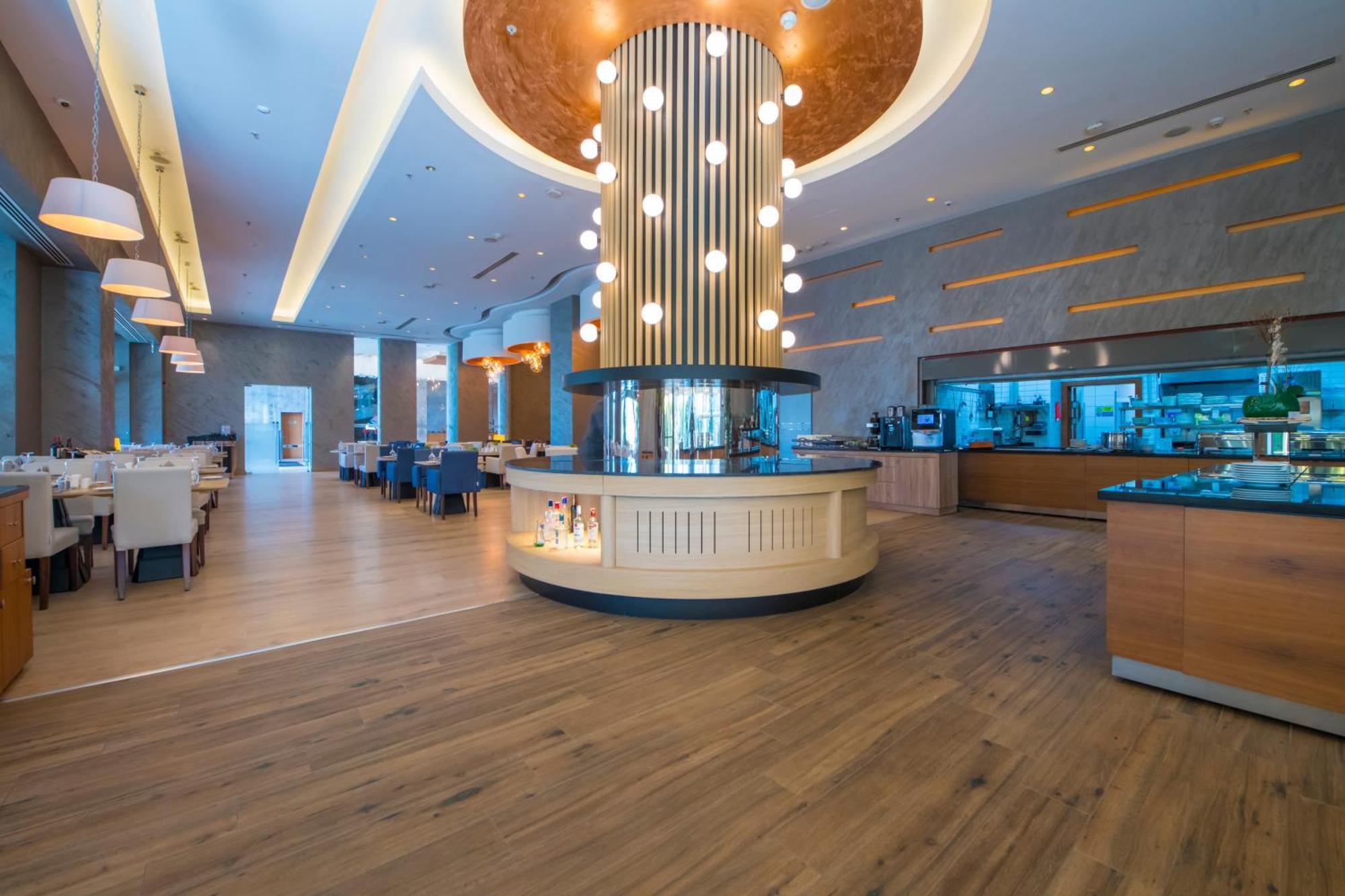 Crowne Plaza By Ihg 5*